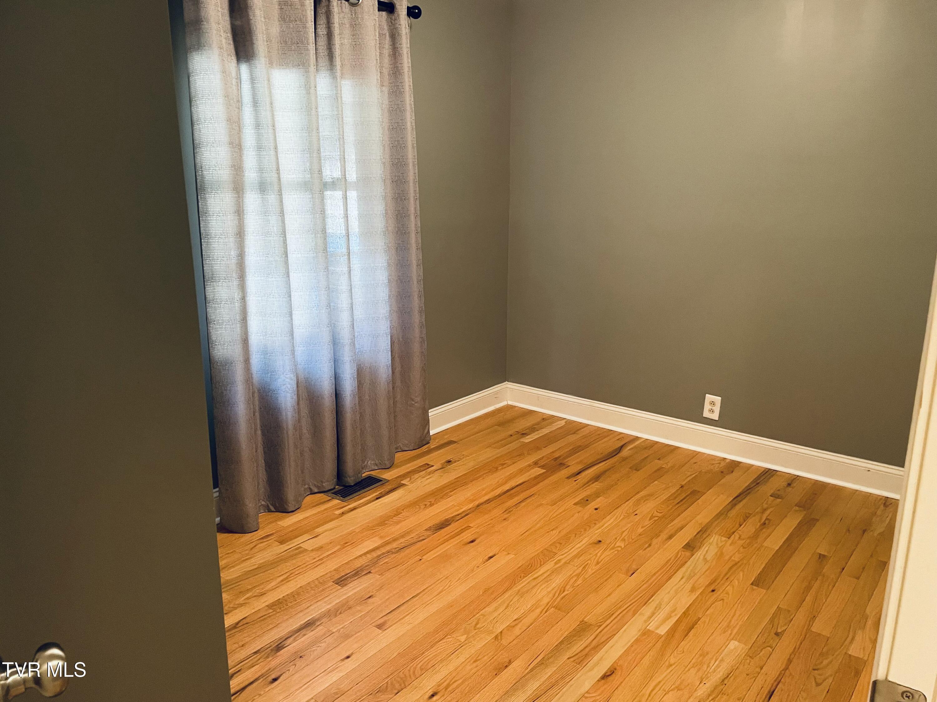 713 West 10th Street Property Photo 6
