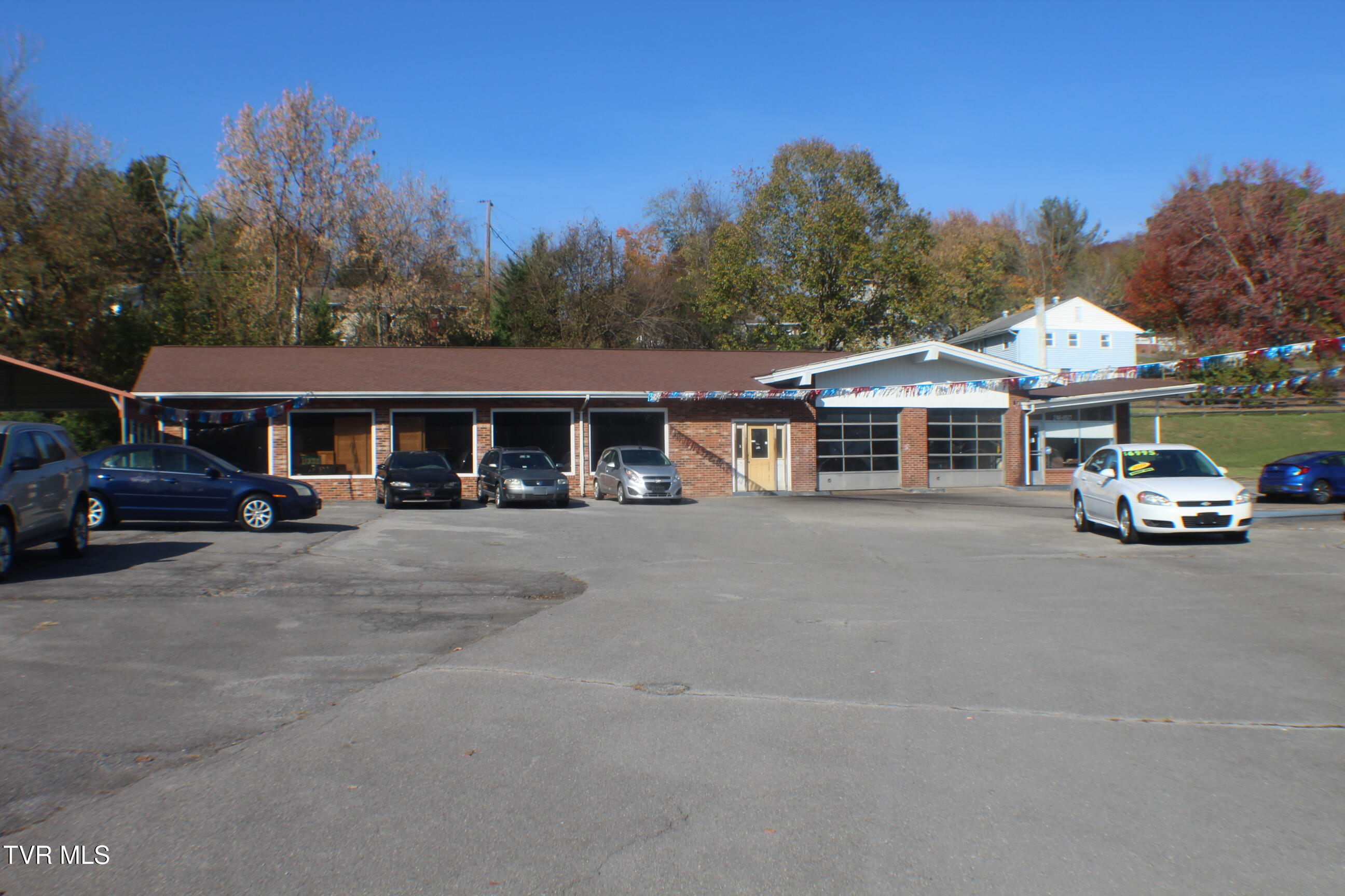 2100 West Stone Drive Property Photo 1
