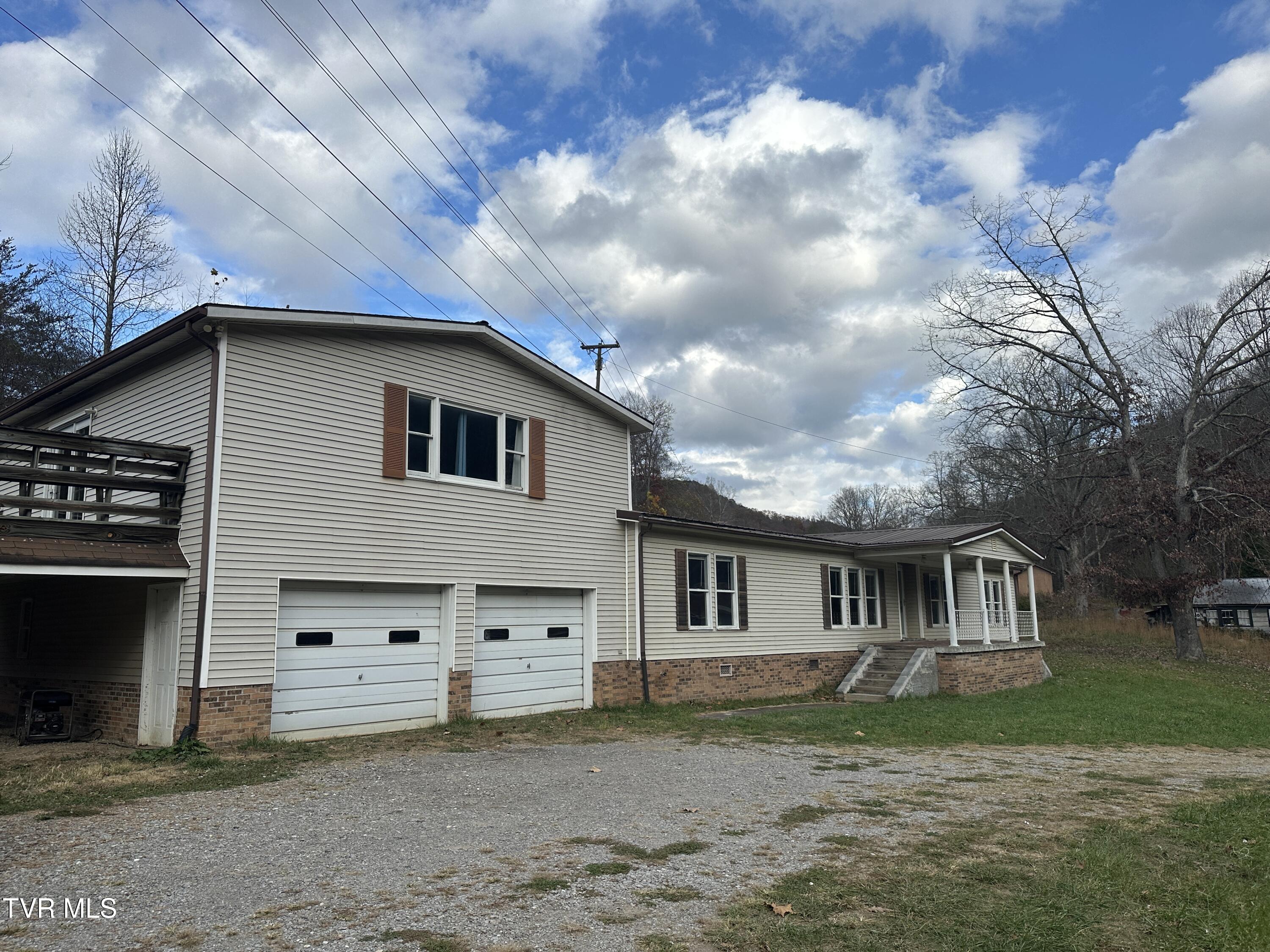 11511 Meade Fork Road Property Photo 1