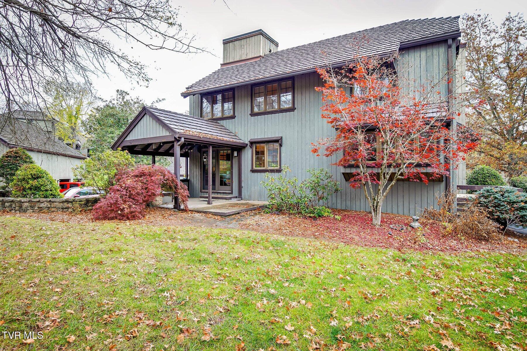 8 Crown Circle Picture
