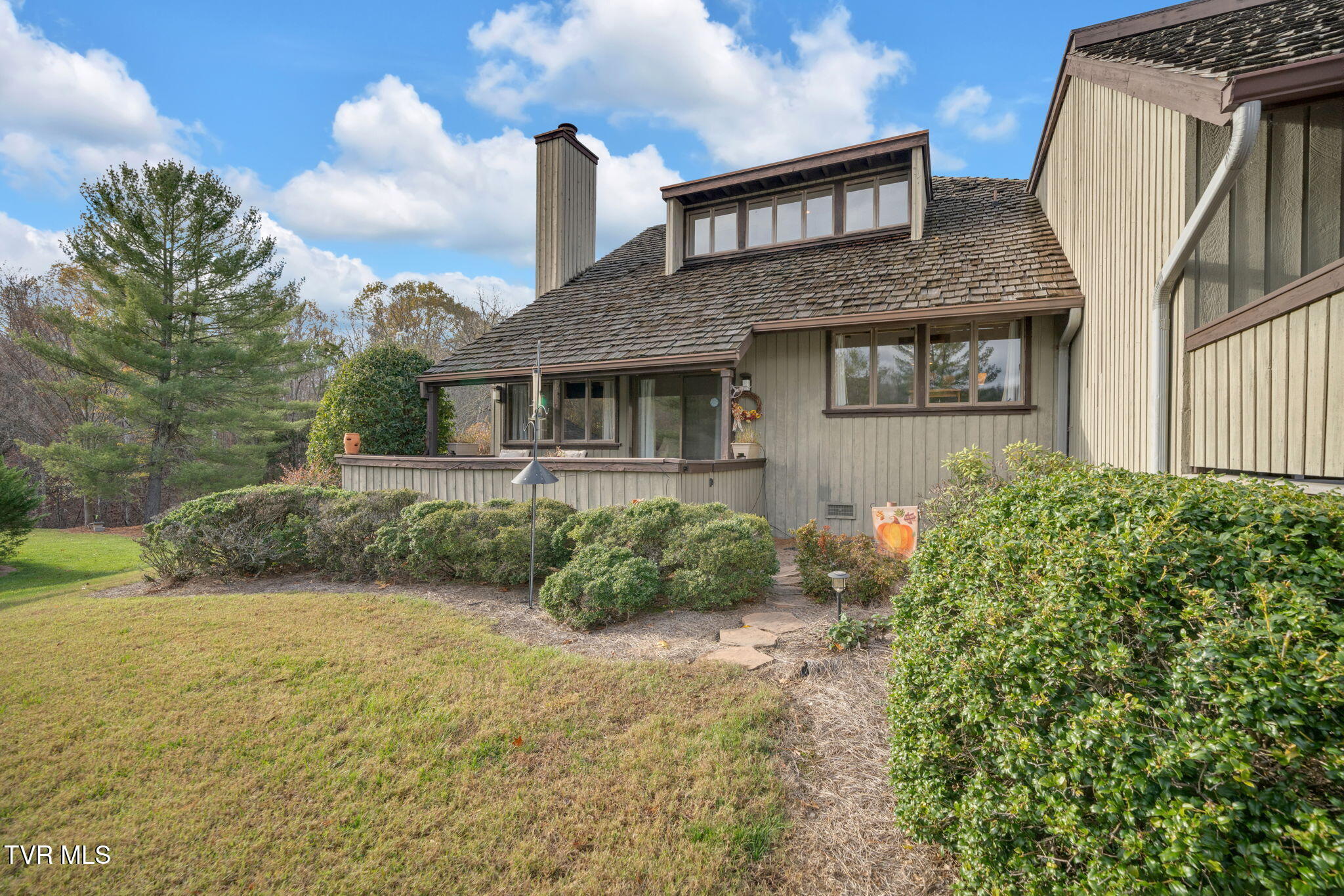 136 Columbine Road Property Photo
