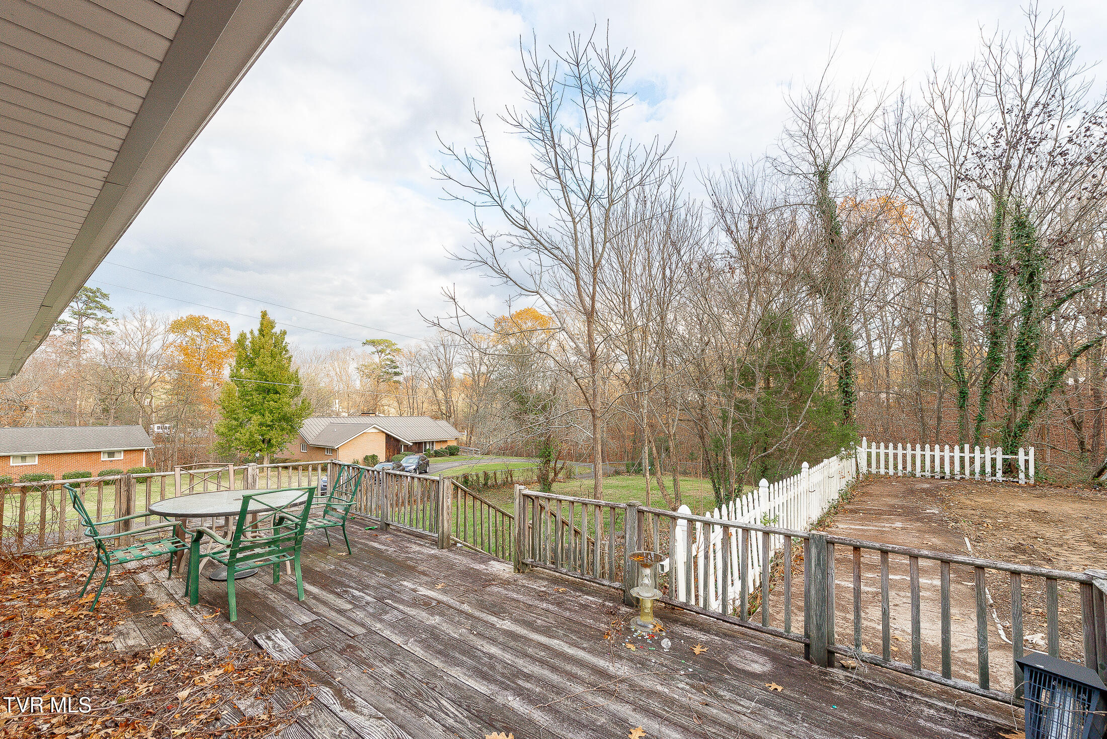 4005 Leaning Pine Road Property Photo 6