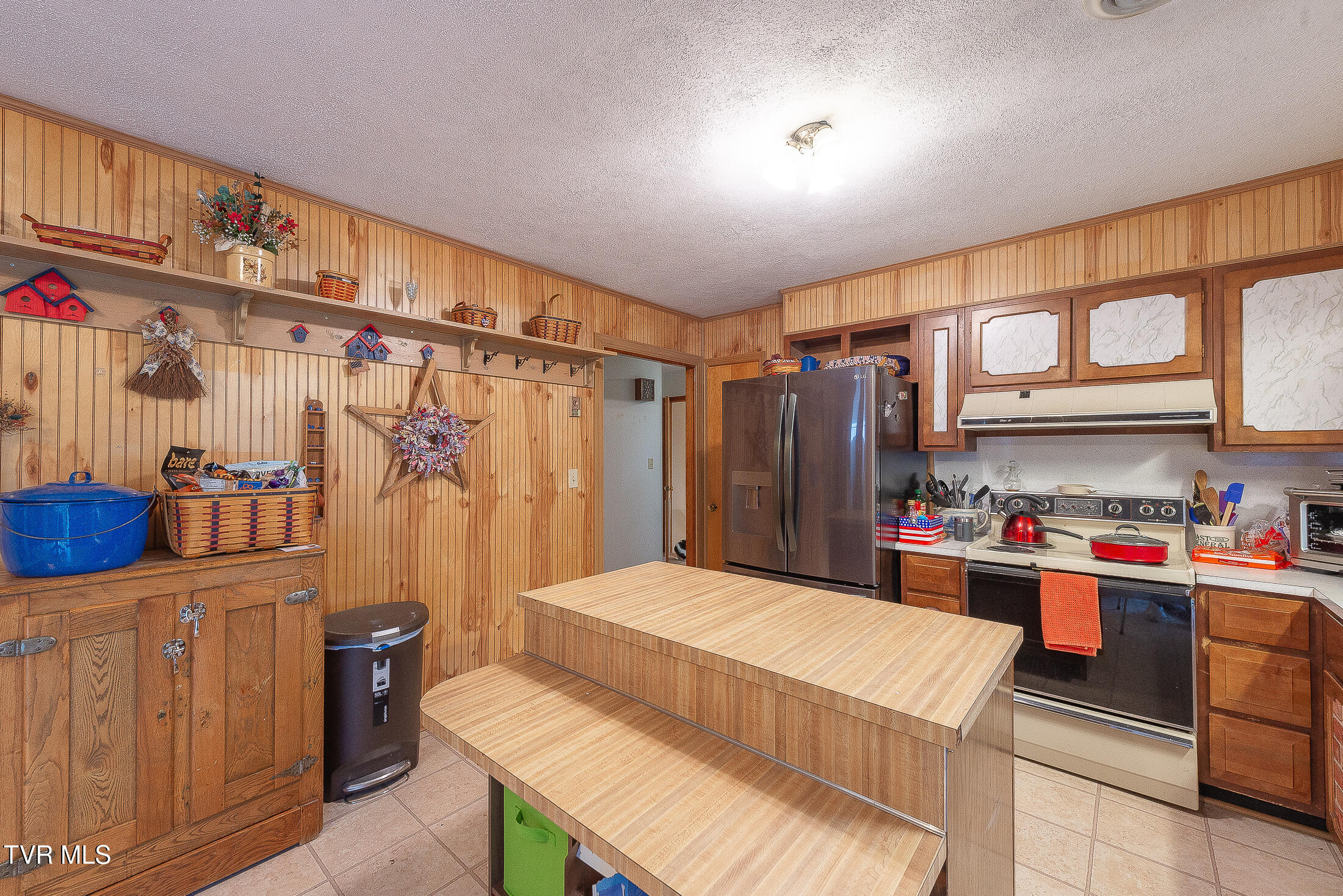 4005 Leaning Pine Road Property Photo 10