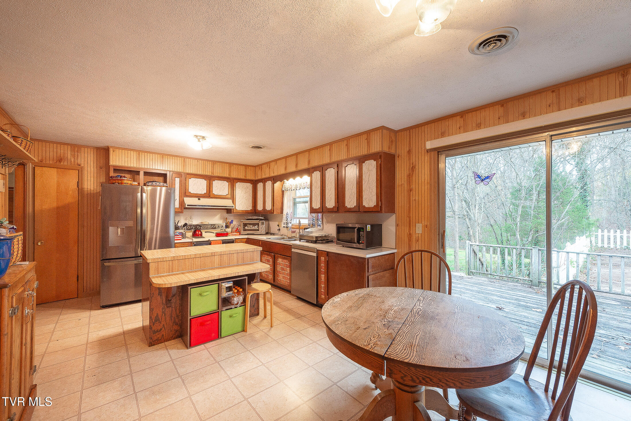 4005 Leaning Pine Road Property Photo 12