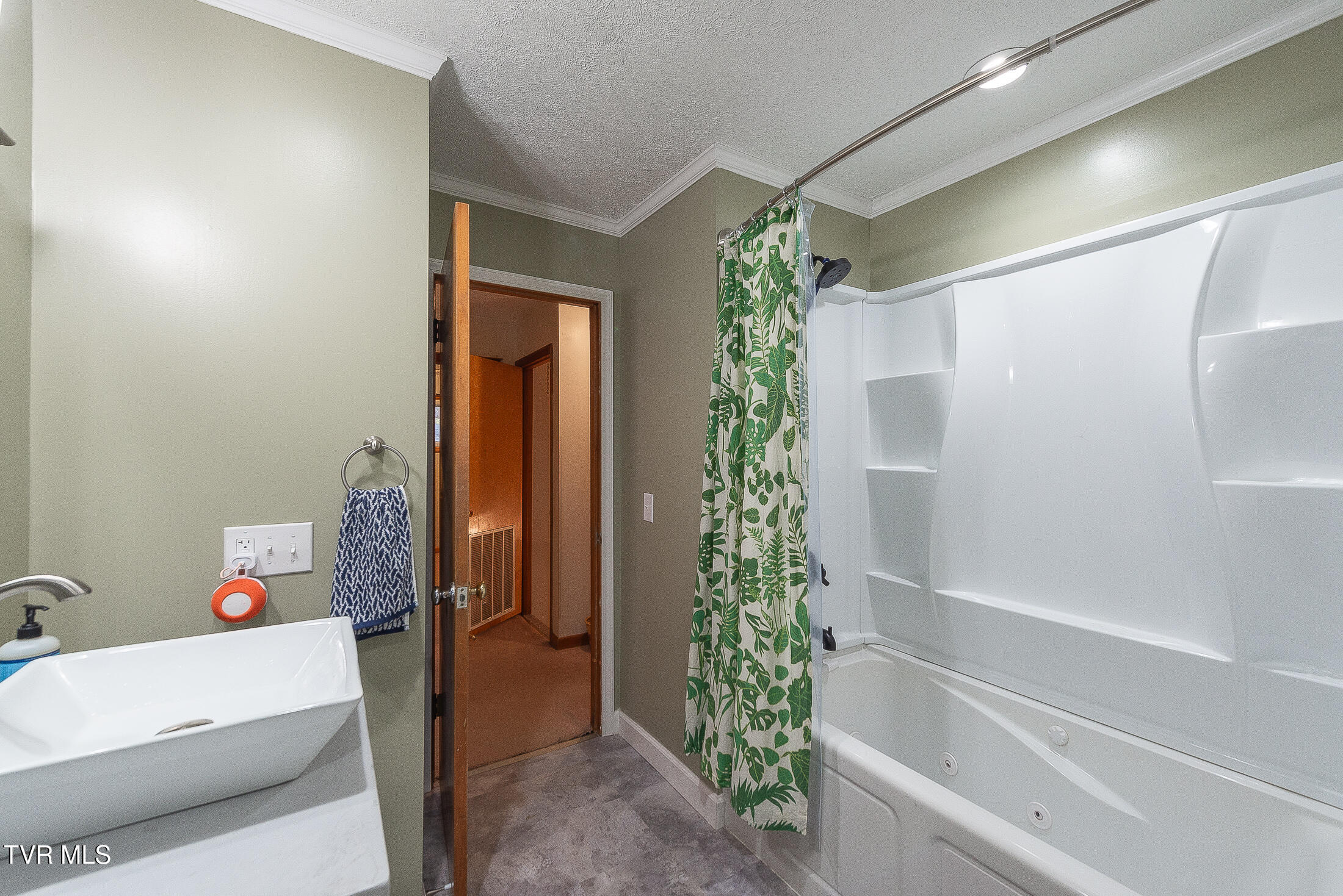 4005 Leaning Pine Road Property Photo 16