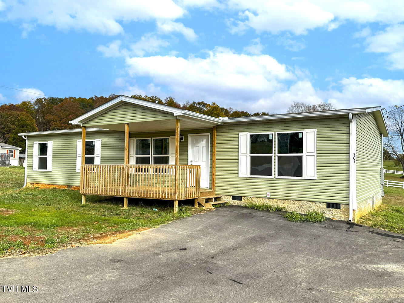 303 Bungalow Drive Property Photo