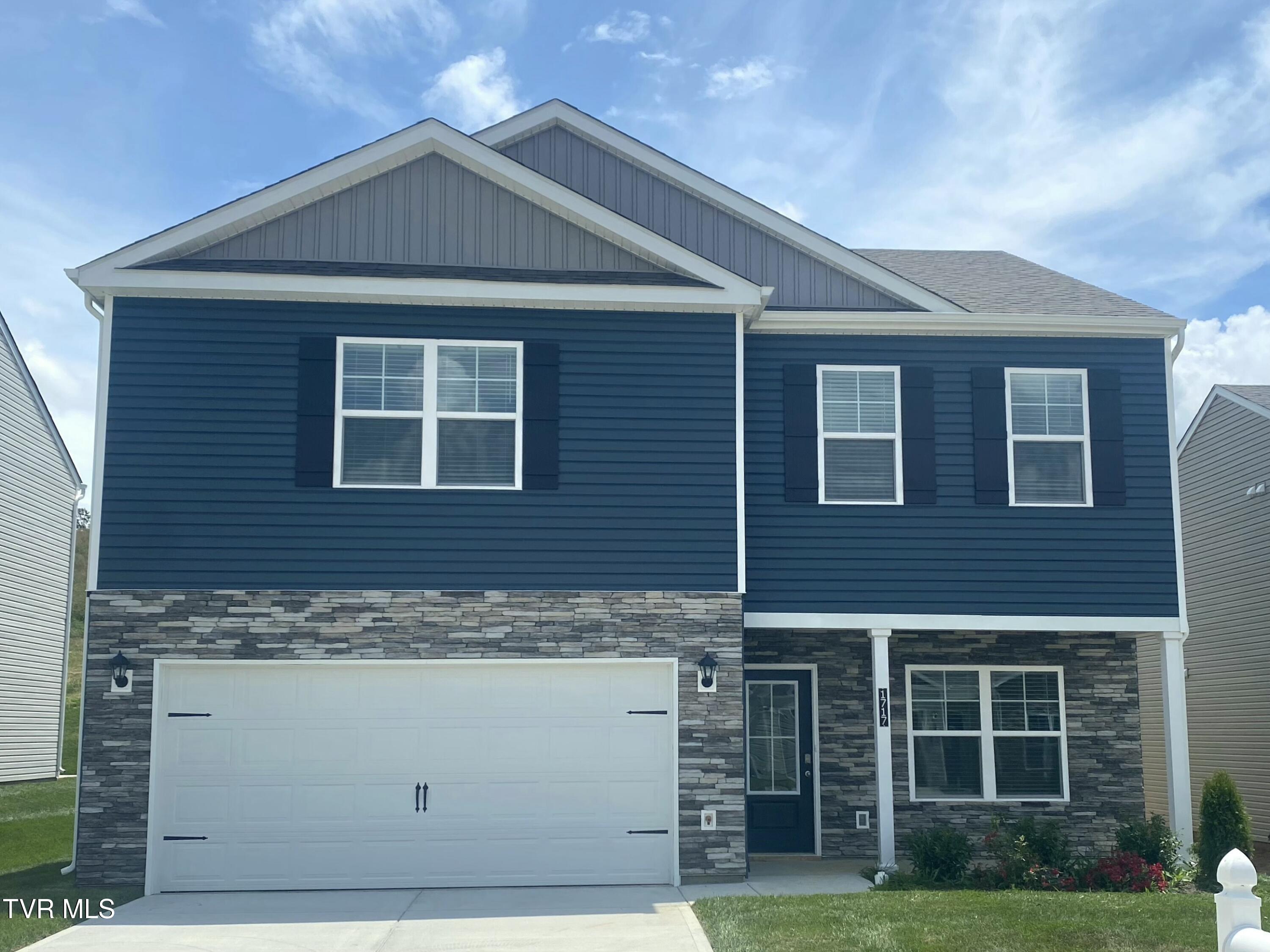 1717 Fox Meadows Circle Property Photo 1