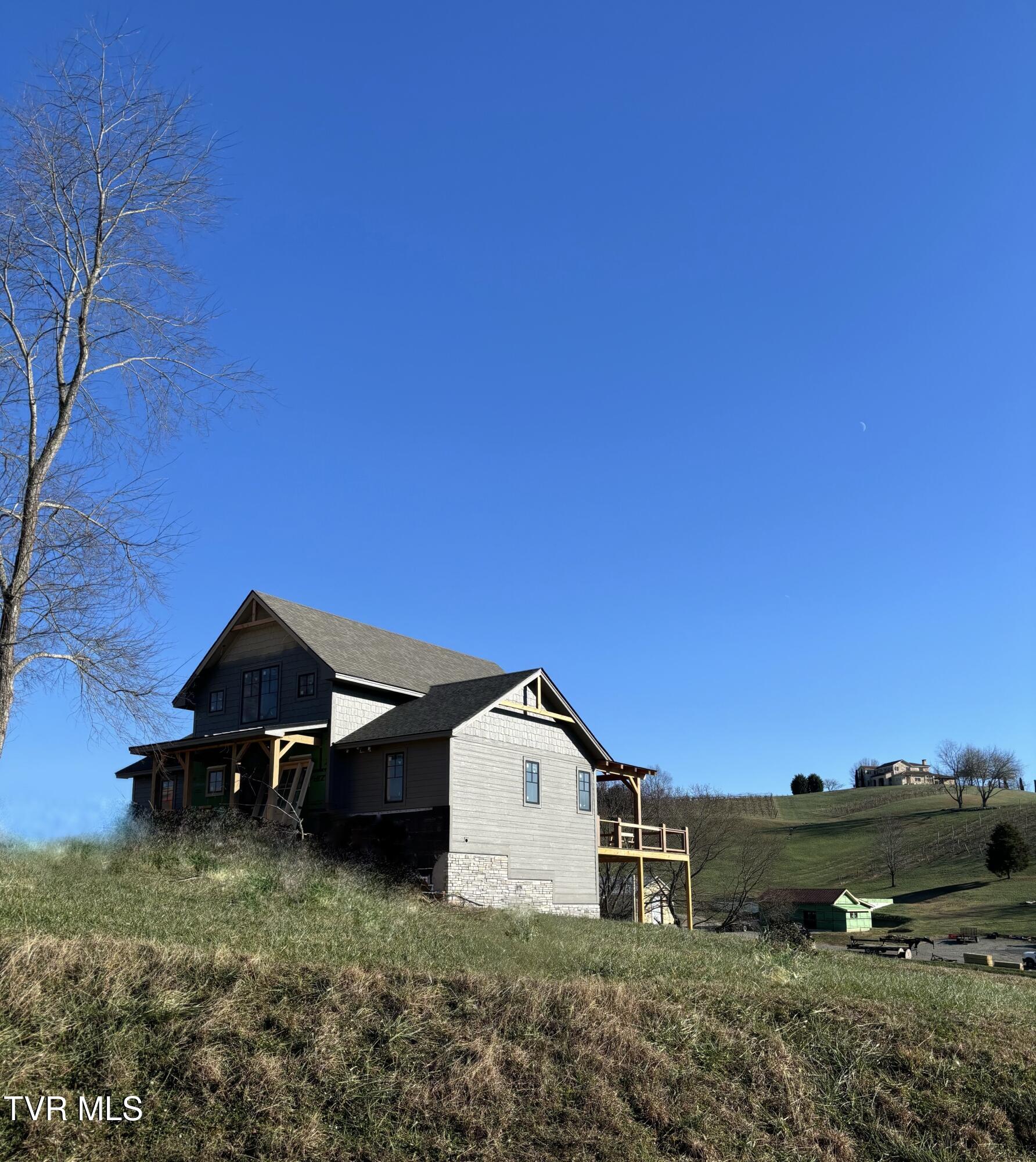 Vineyard Farm Real Estate Listings Main Image