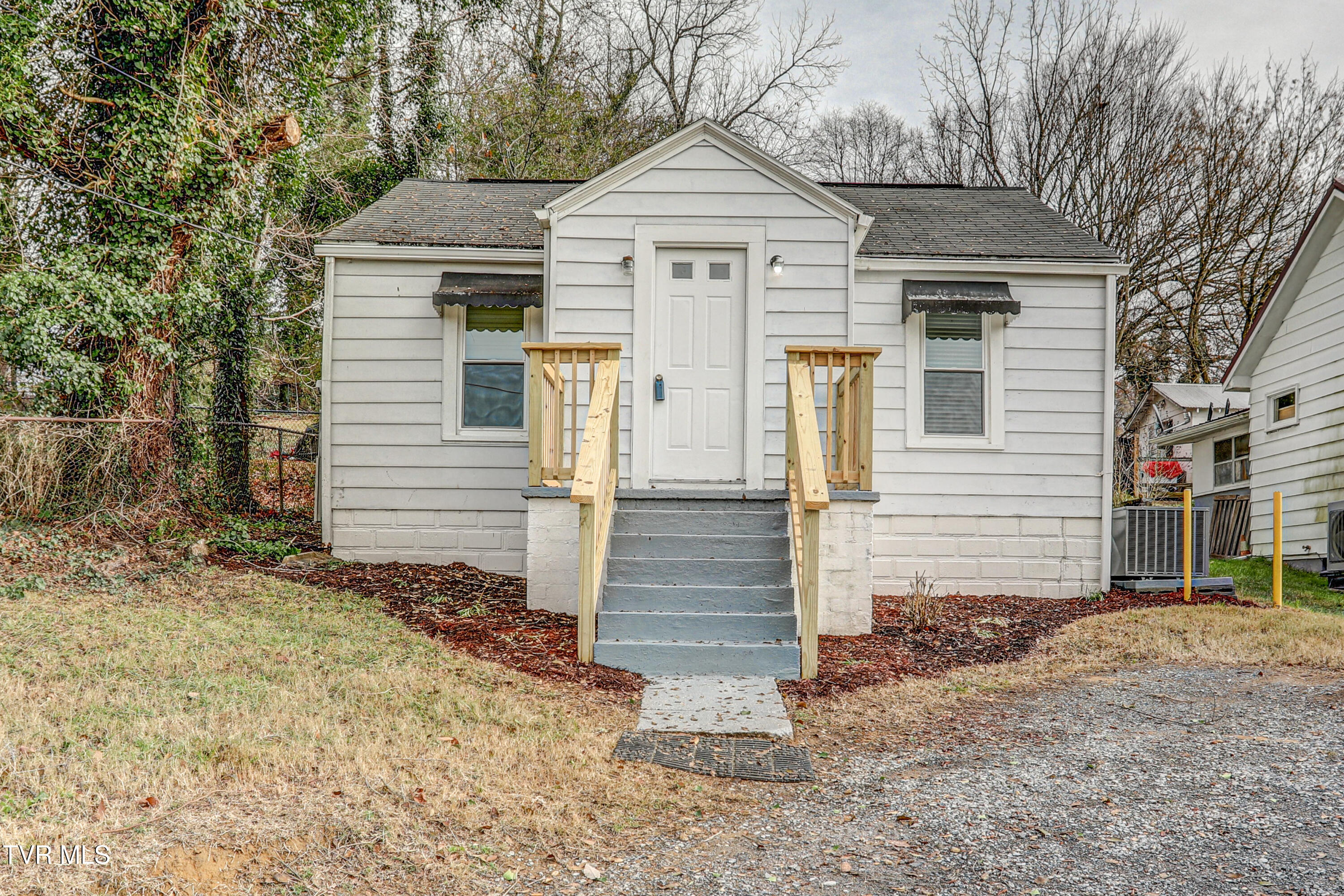 2110 Hawthorne Street Picture