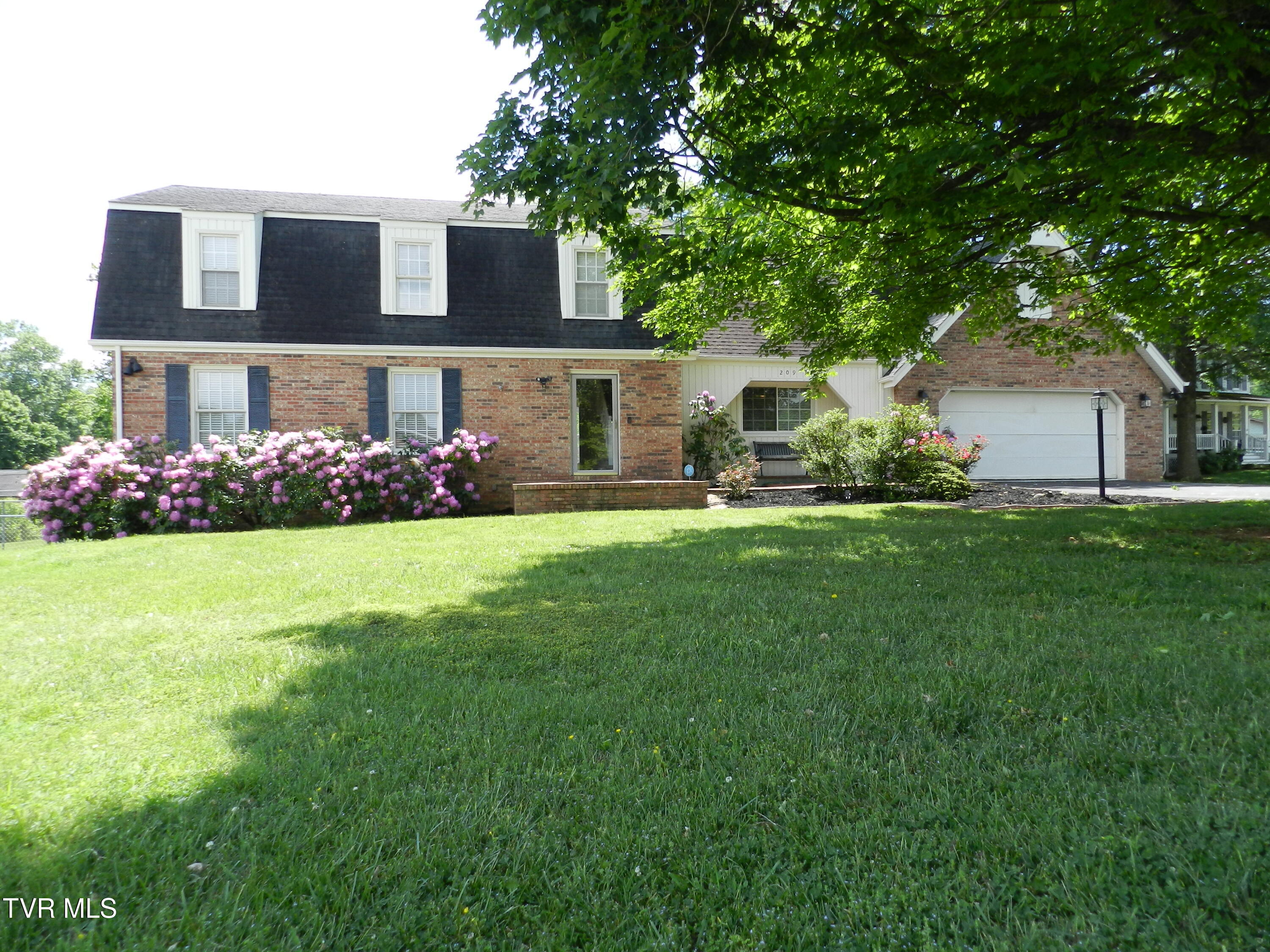 209 Scotland Road Property Photo 1