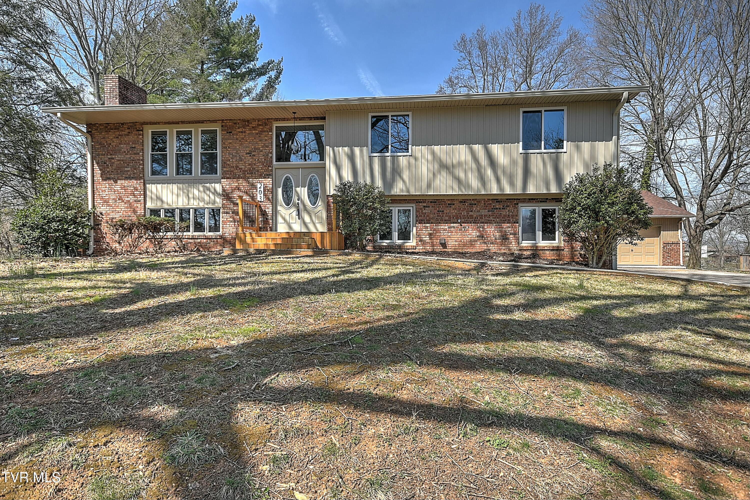 Windmere Place Real Estate Listings Main Image