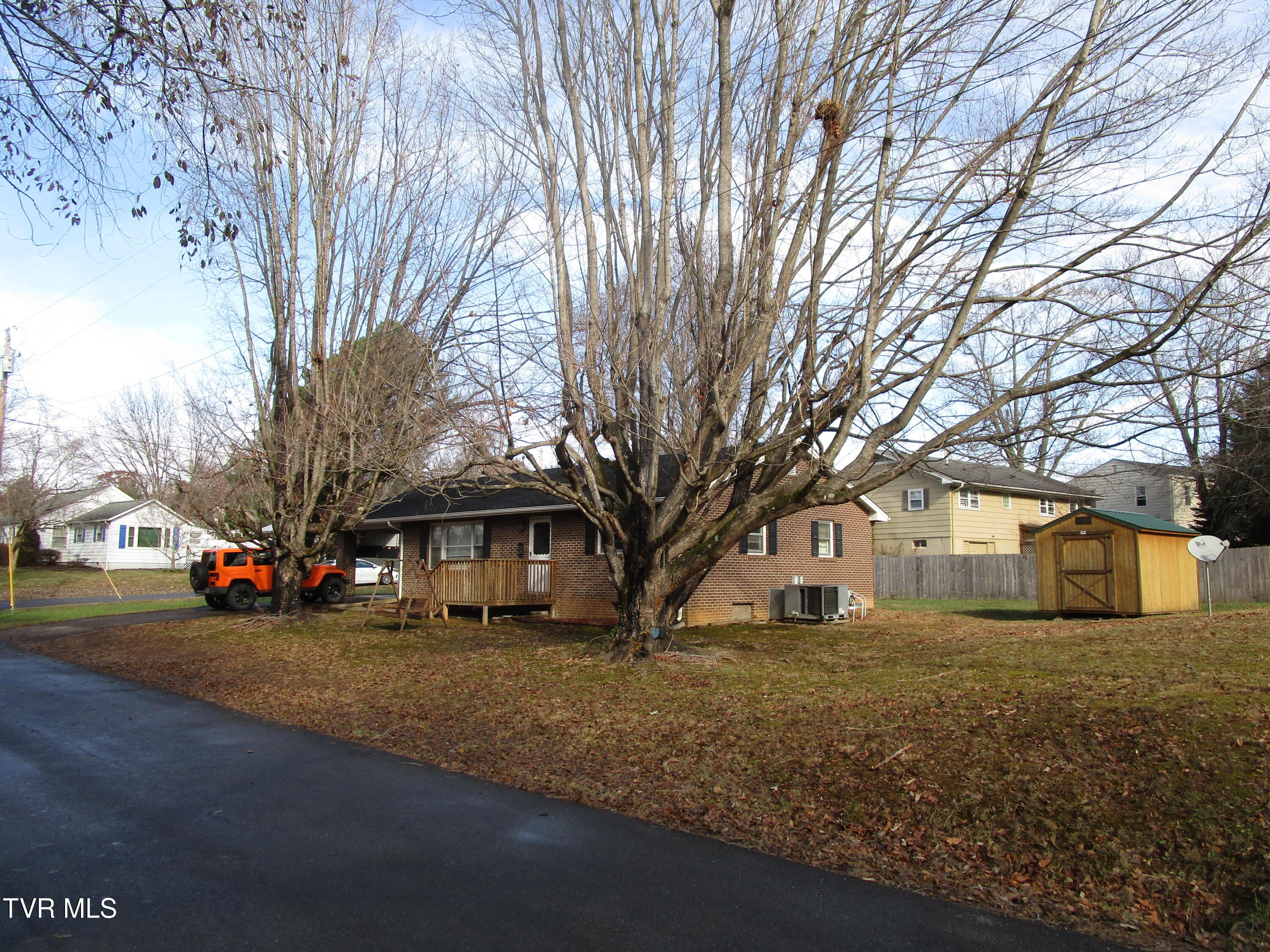 Oakland Gardens Real Estate Listings Main Image