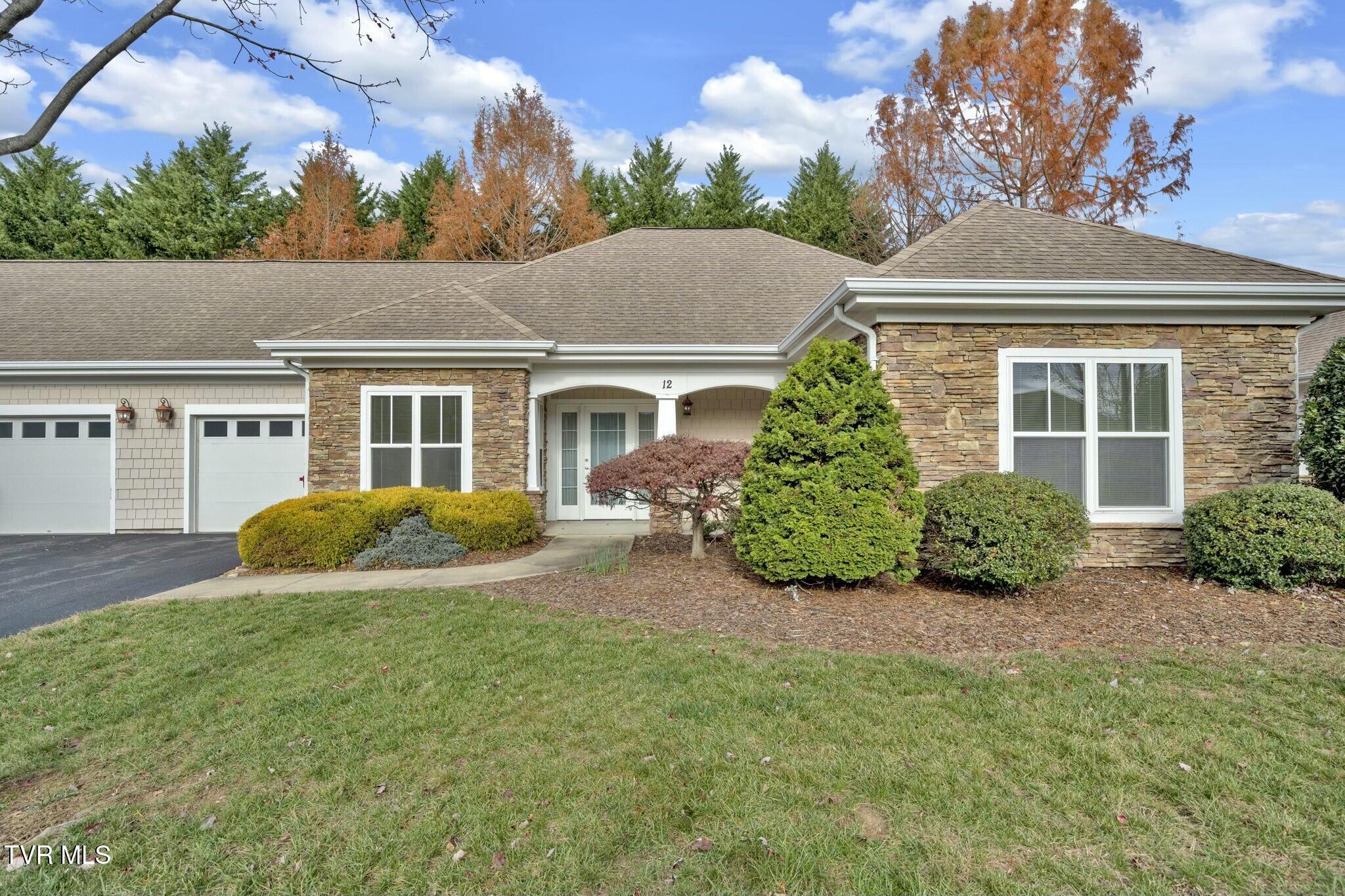 211 University Parkway Property Photo 1