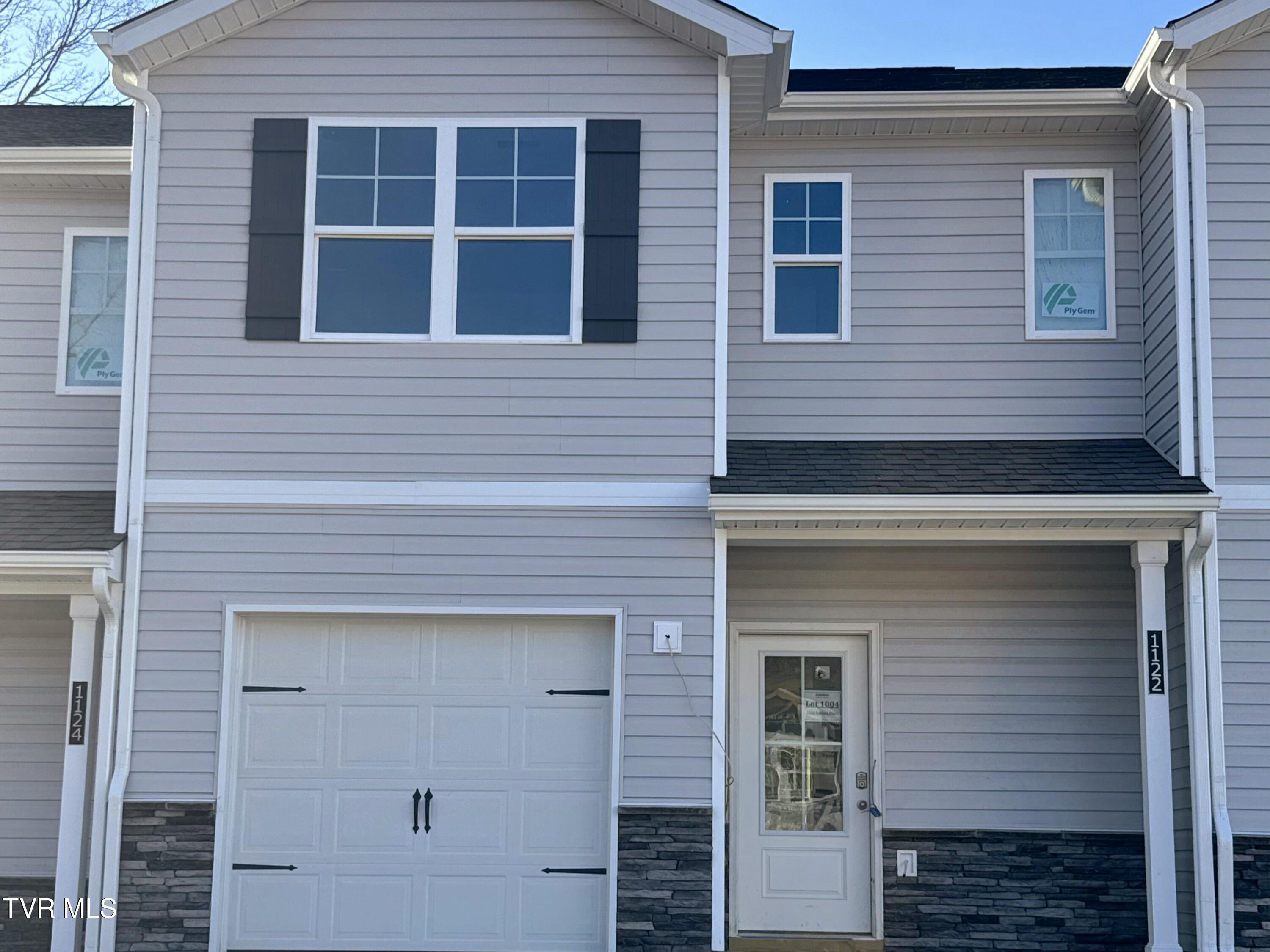 1122 Saylors Place Property Photo 1