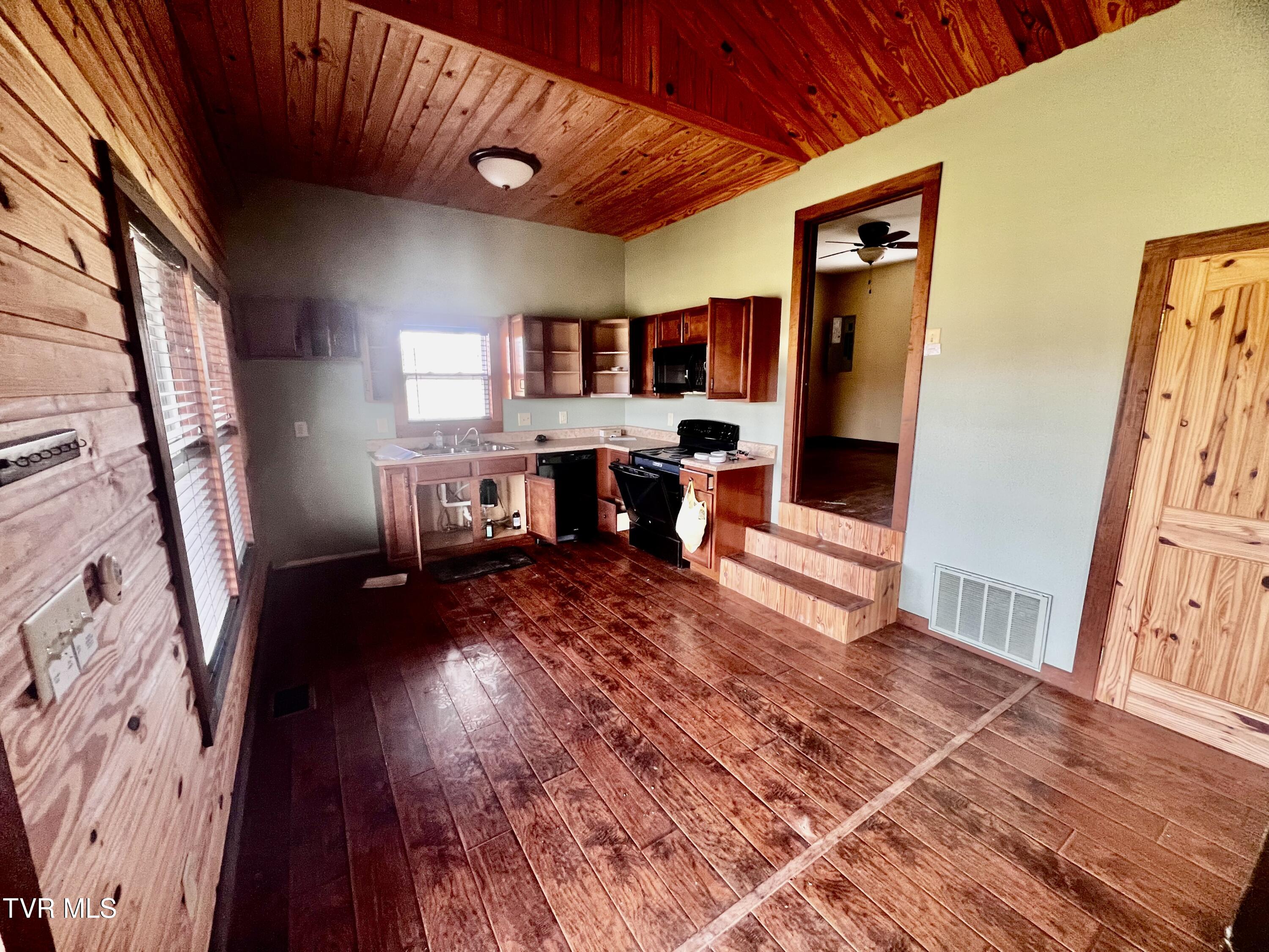 7925 Horton Highway Property Photo 19