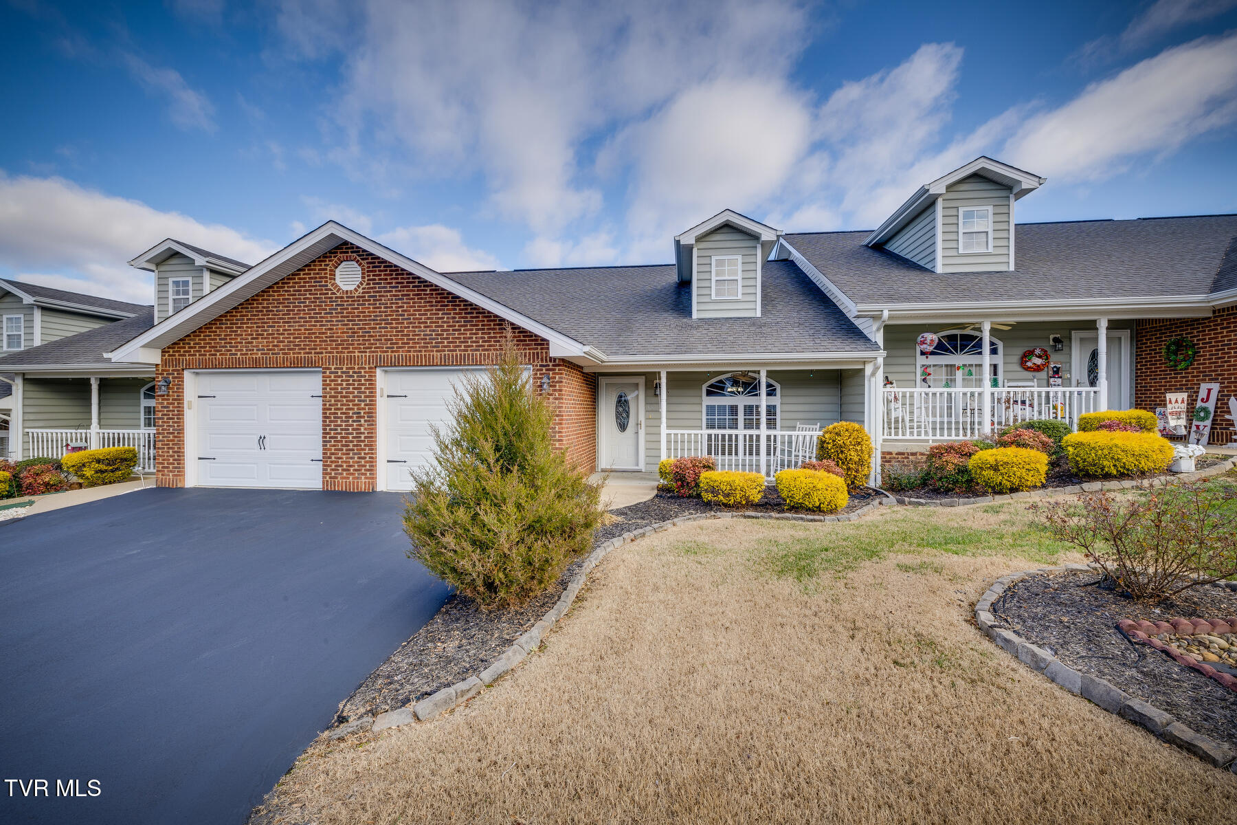 33 Sagewood Court Property Photo