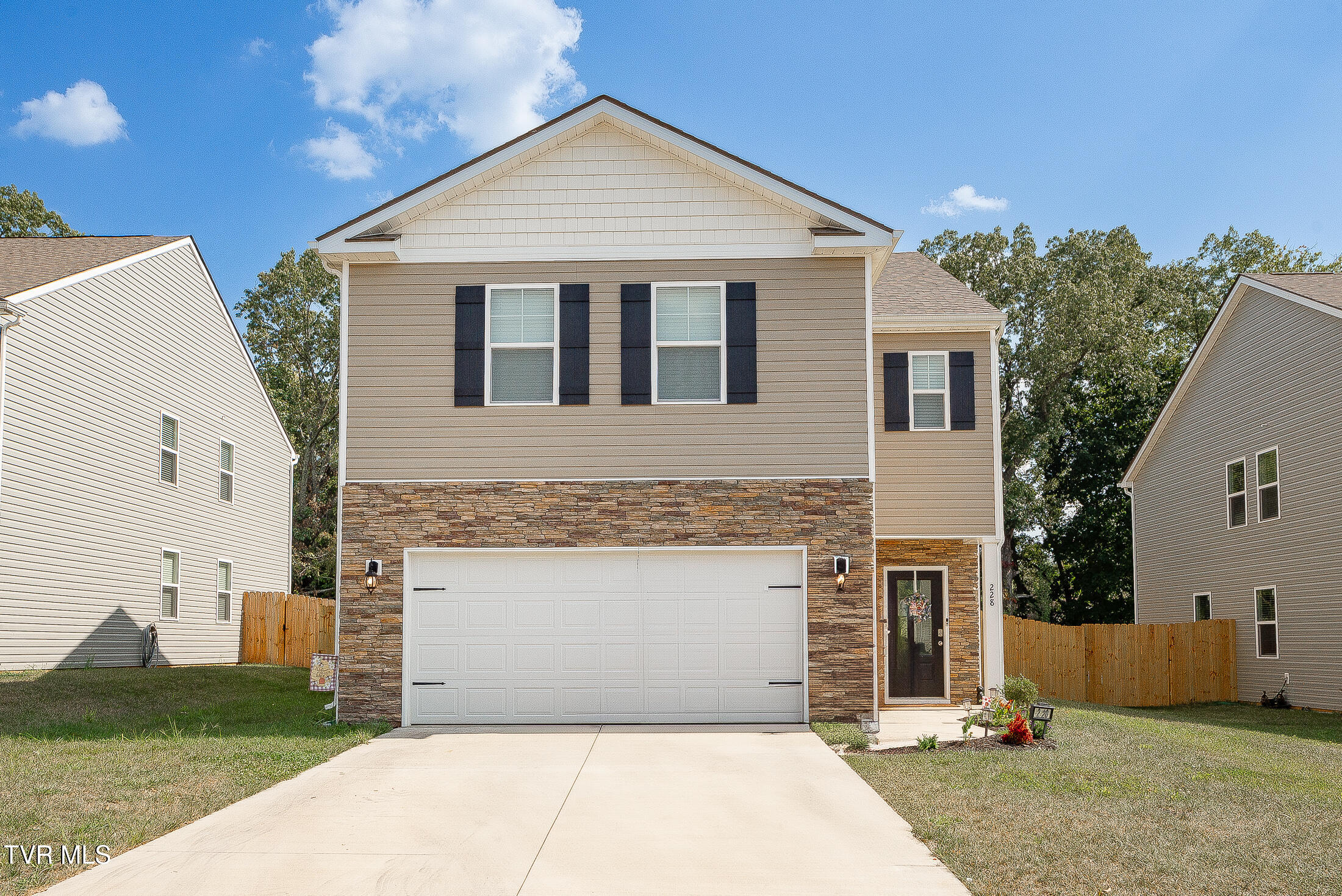 228 Crockett Drive Property Photo