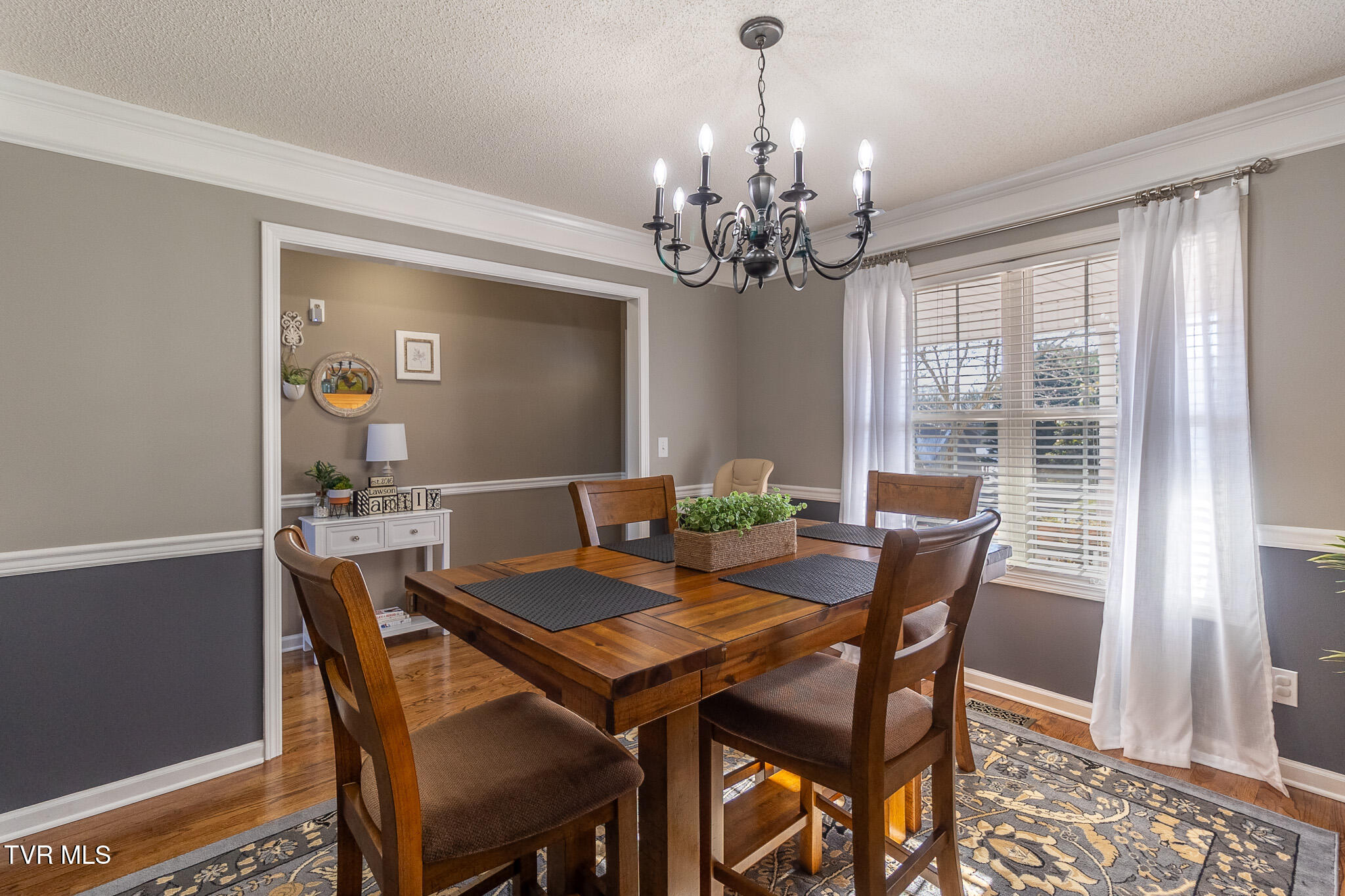 413 Vanderbilt Way Property Photo 8