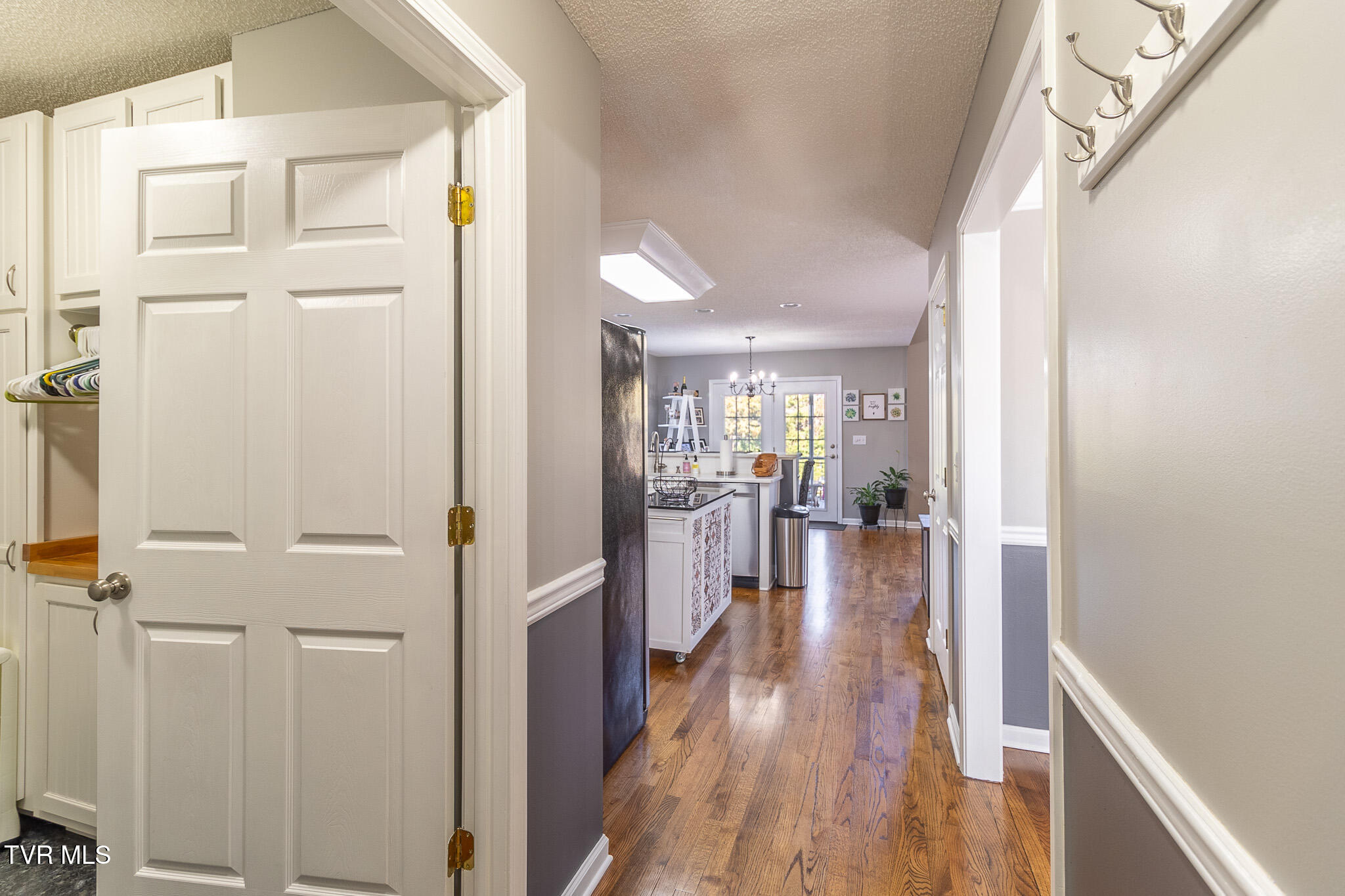 413 Vanderbilt Way Property Photo 10