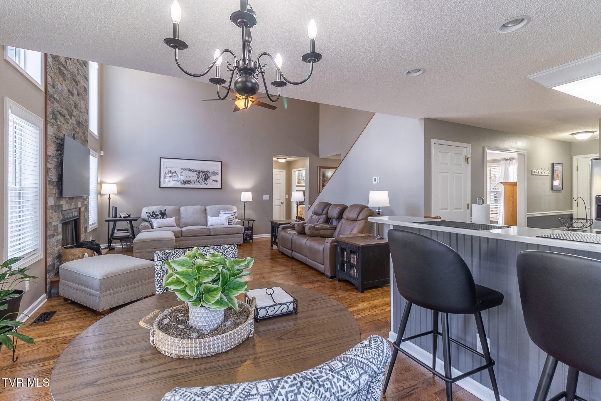 413 Vanderbilt Way Property Photo 14