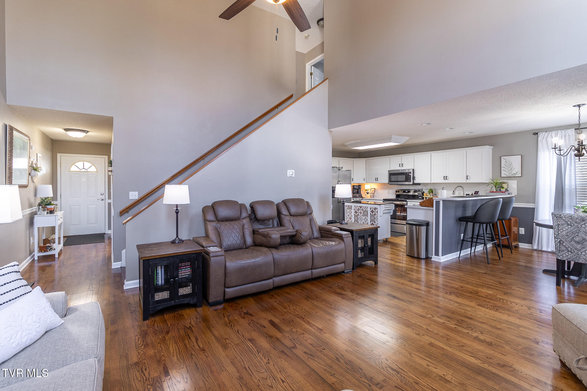 413 Vanderbilt Way Property Photo 17