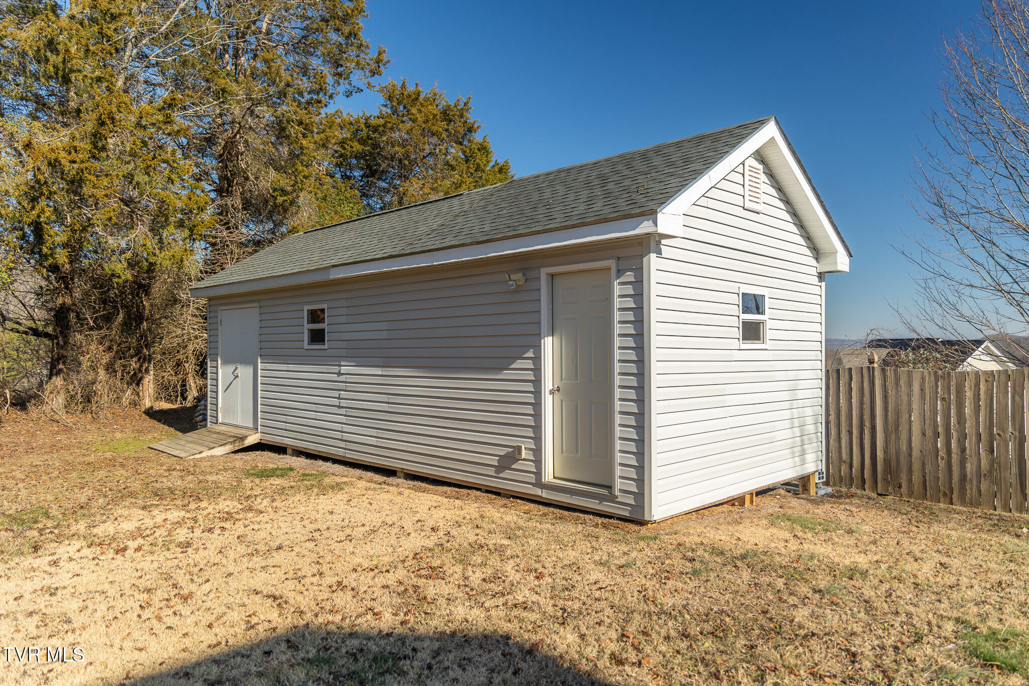 413 Vanderbilt Way Property Photo 35