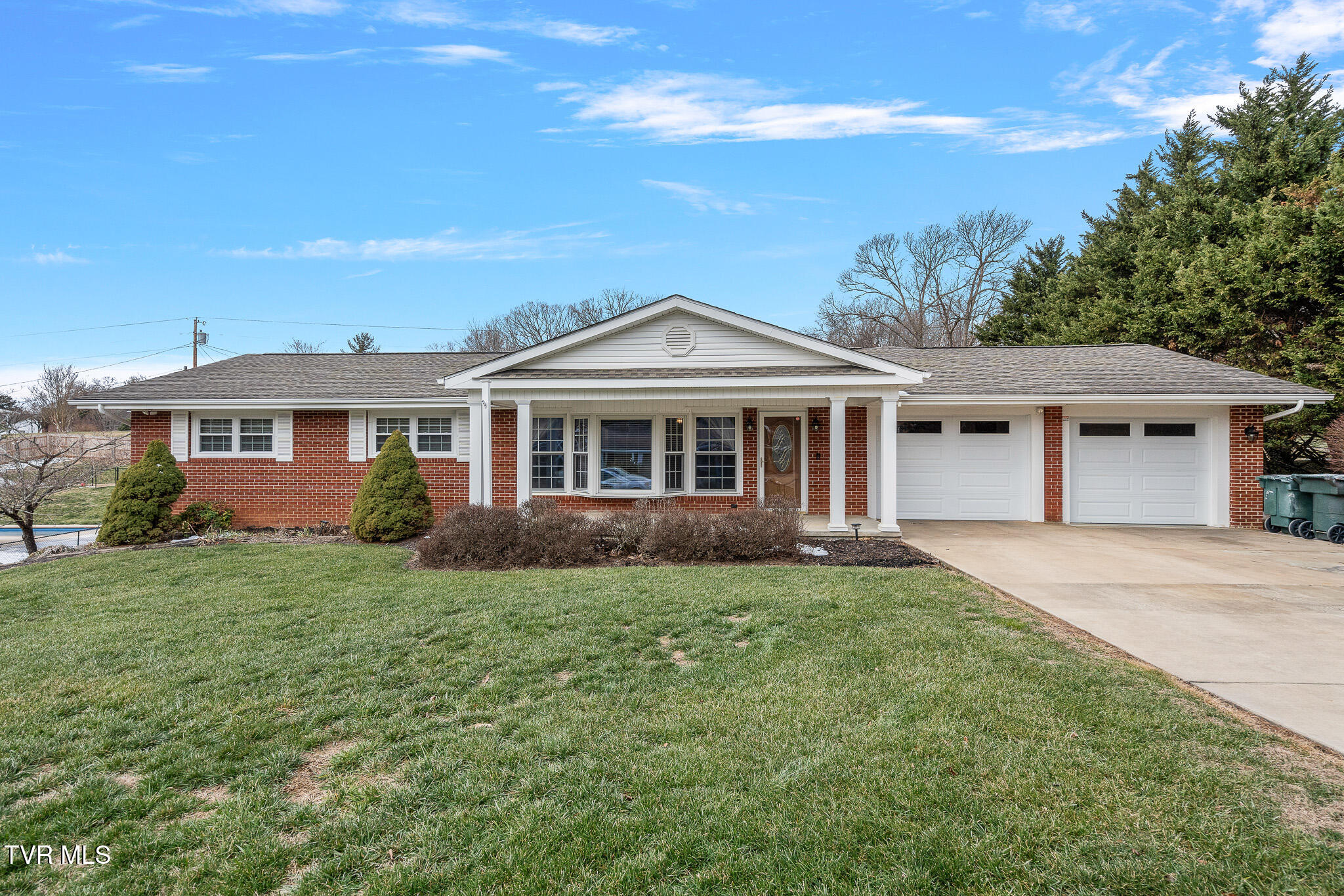 107 Fairway Lane Property Photo