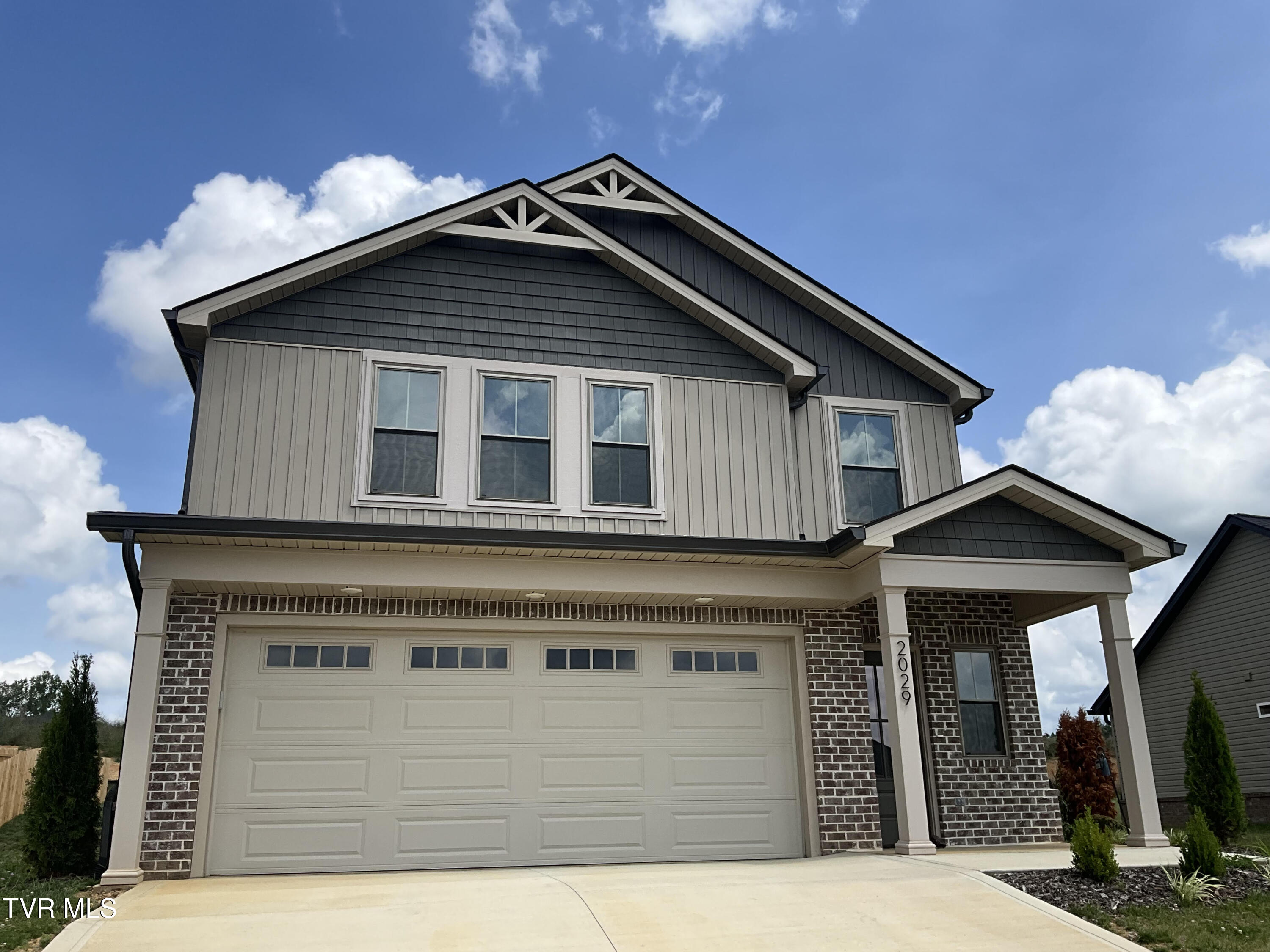 2029 Presley Crossing Property Photo 1