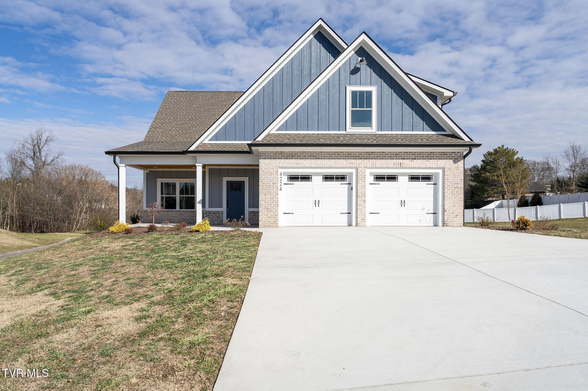 Lincolns Bend Real Estate Listings Main Image