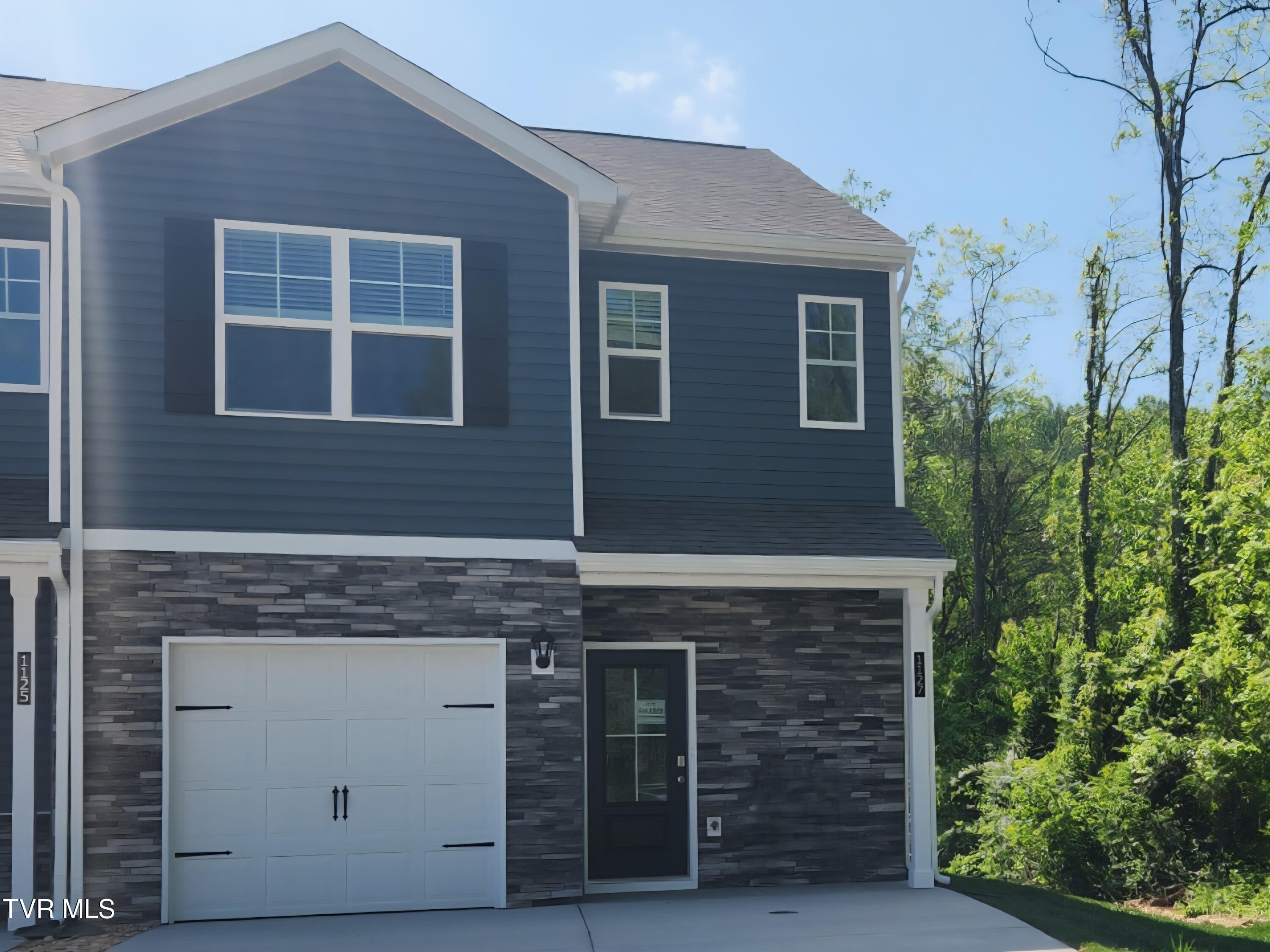 Saylor's Place Real Estate Listings Main Image