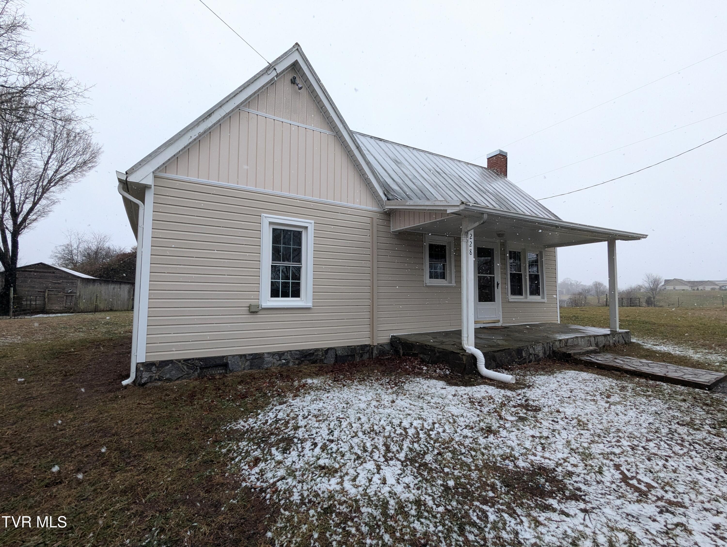 228 Mae Mckee Road Property Photo