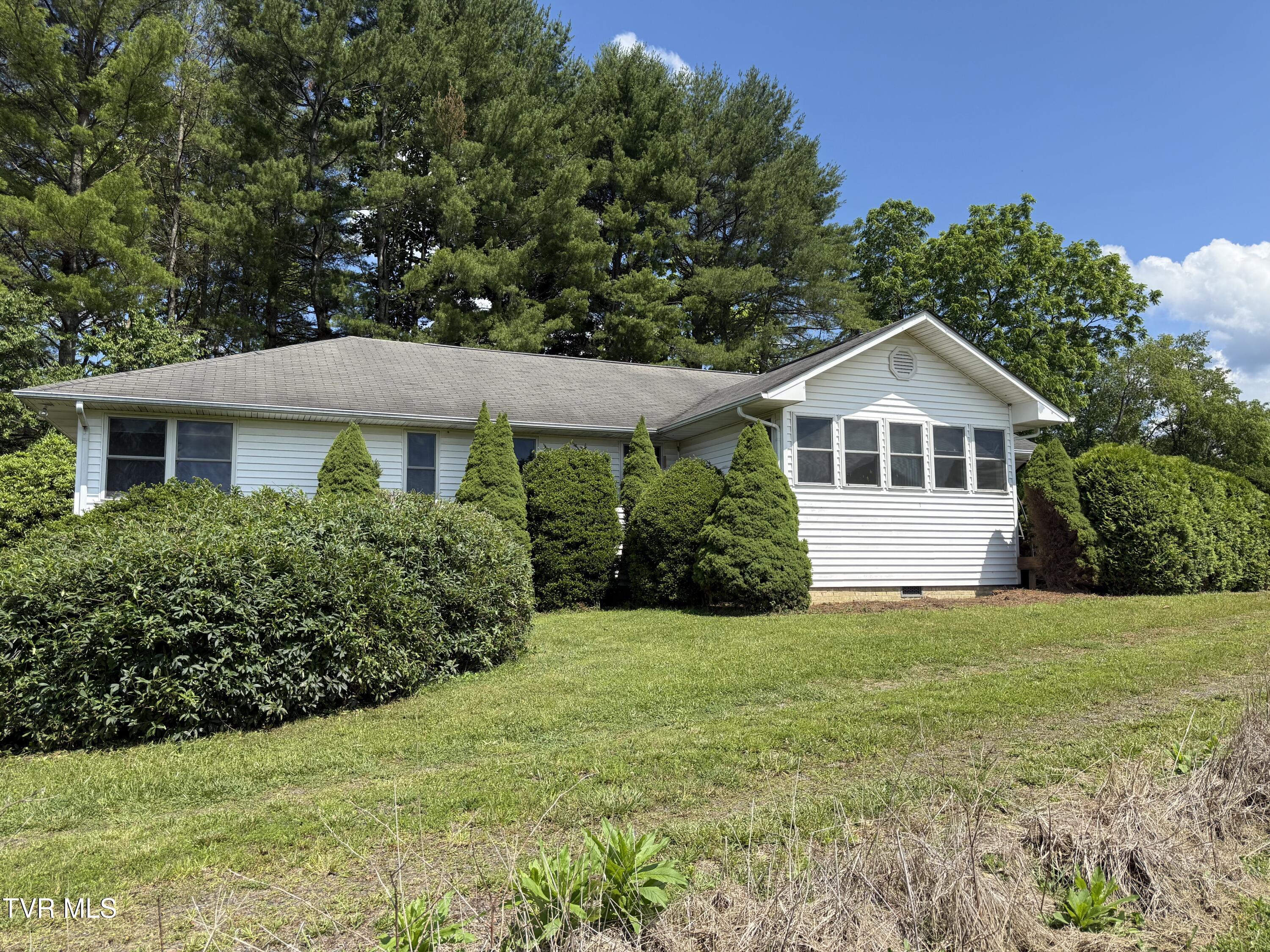 318 Pinecrest Street Property Photo 1