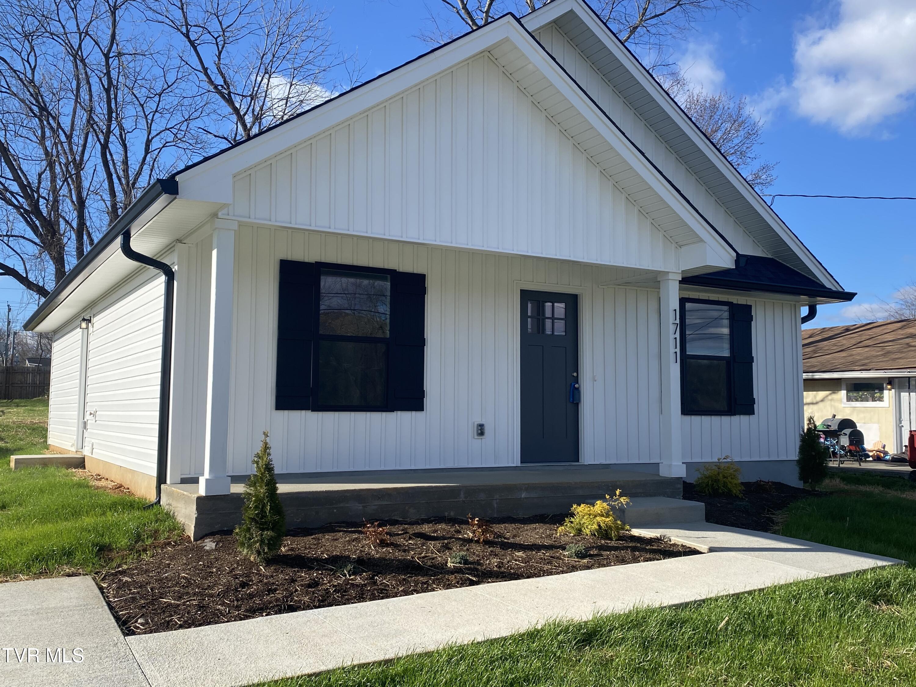 1711 East Millard Street Property Photo