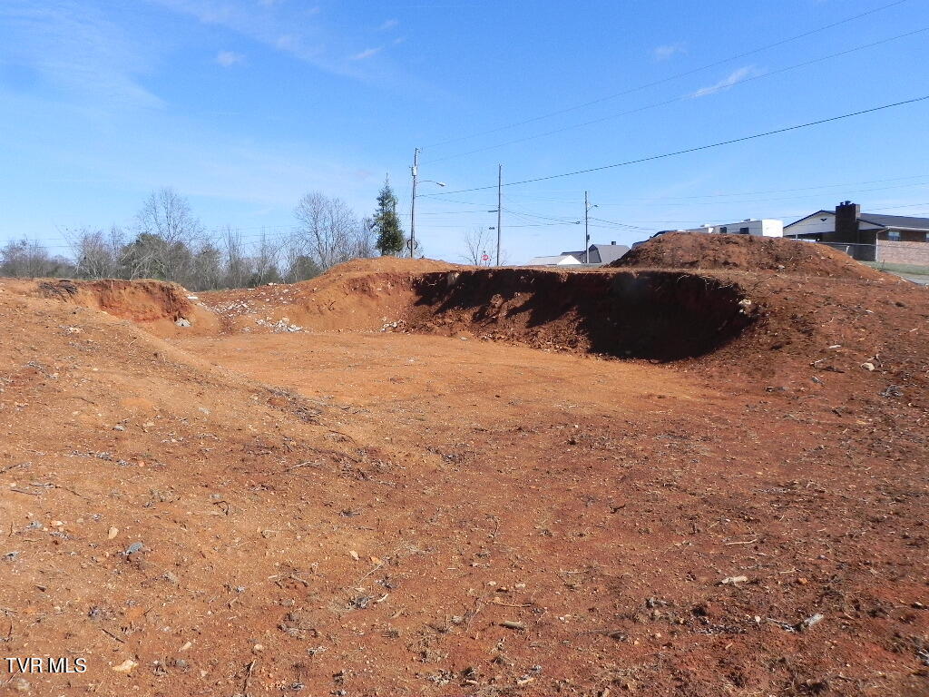 106 Oak Street Property Photo 4