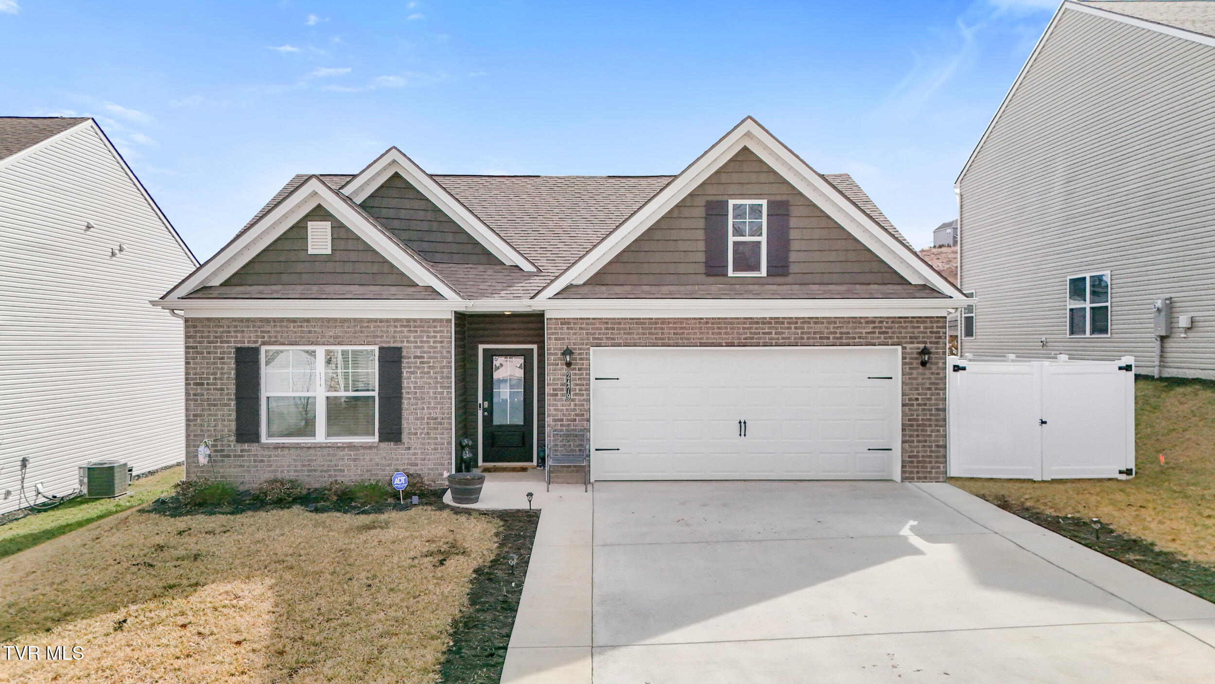2479 Bridgeforth Crossing Property Photo 2
