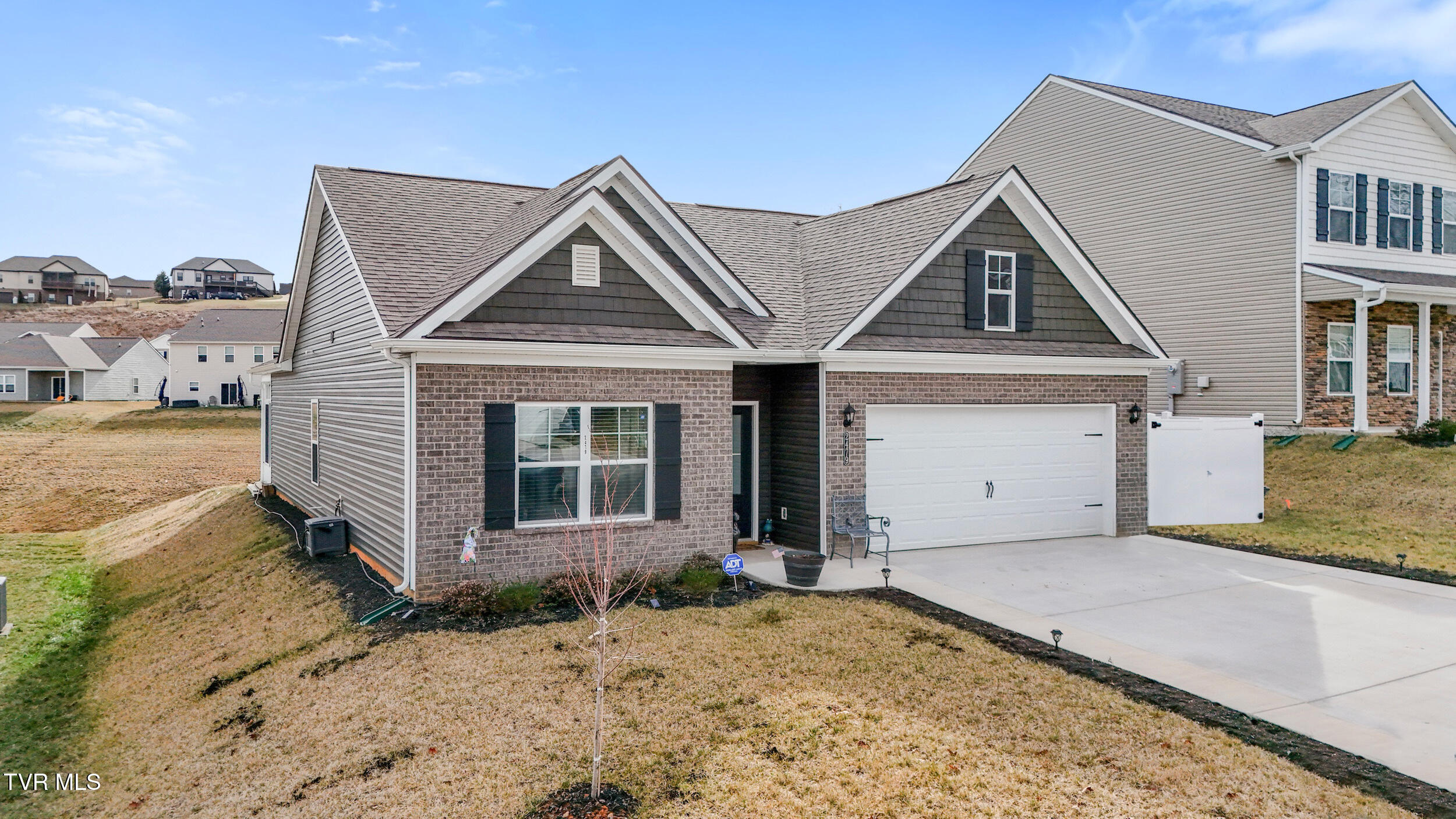 2479 Bridgeforth Crossing Property Photo 3