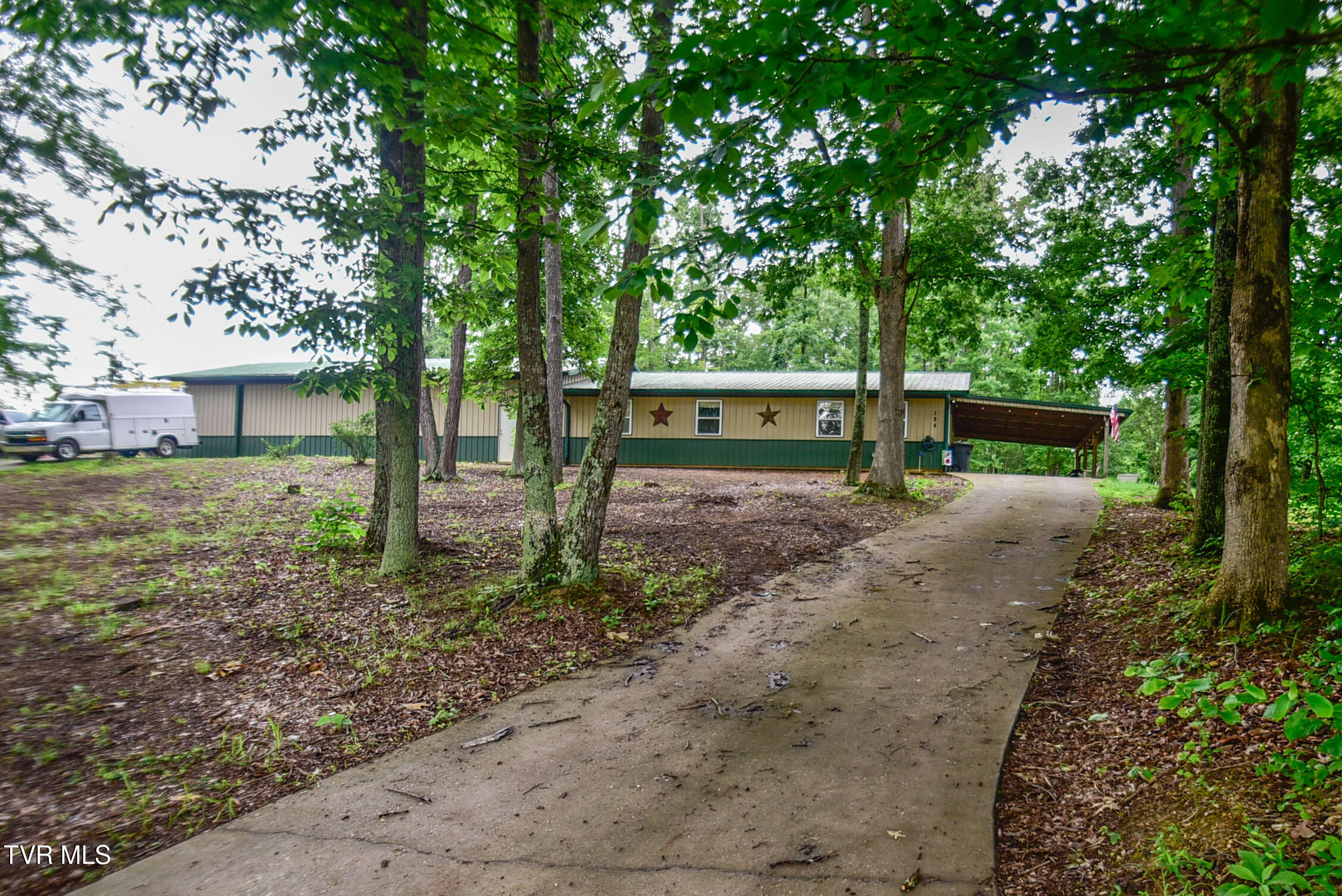 184/202 Sandidge Hollow Road Property Photo 1
