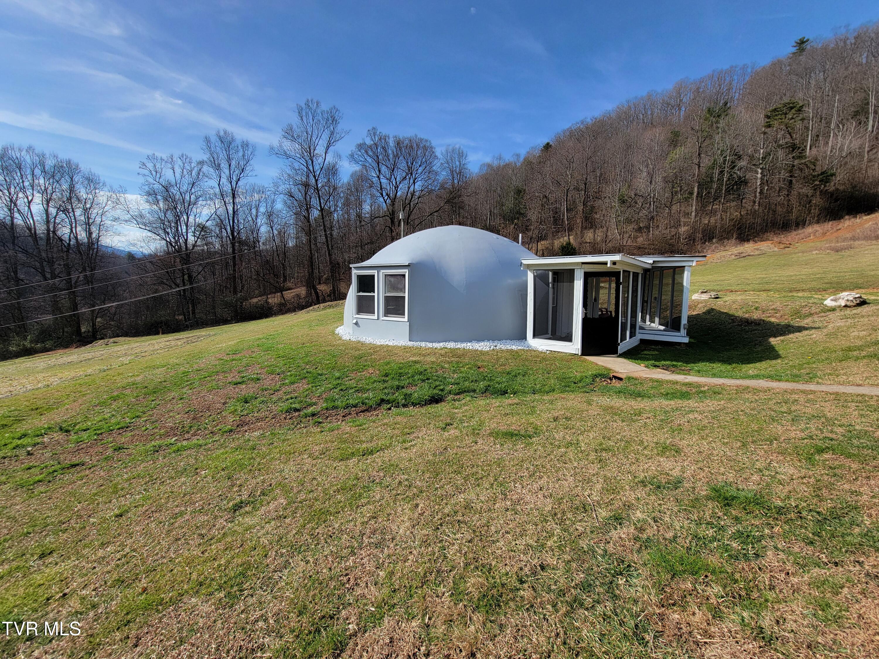 1701 Jonesborough Road Property Photo