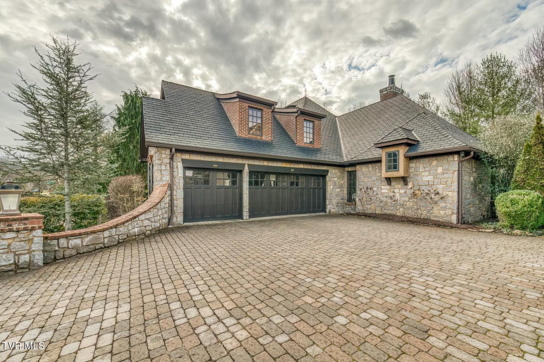 19 Sweetwater Court Property Photo 14