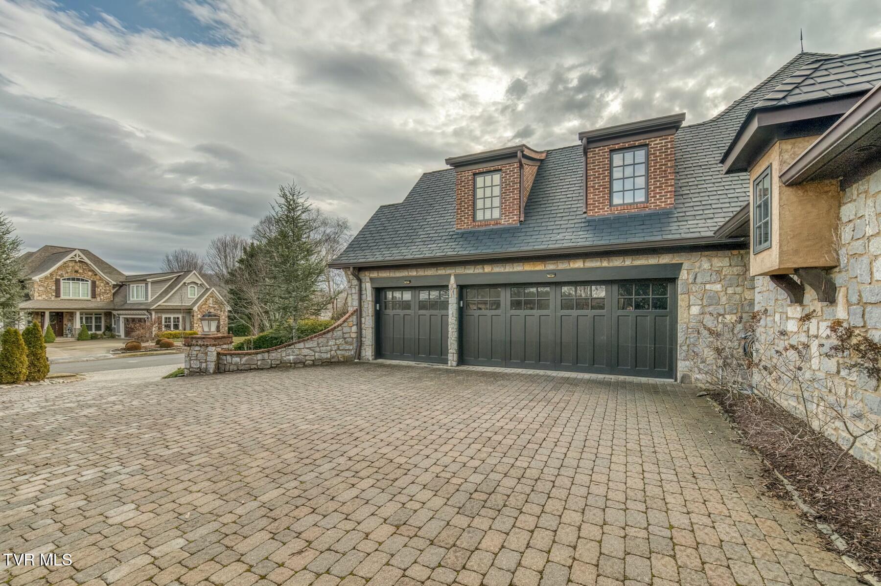 19 Sweetwater Court Property Photo 15
