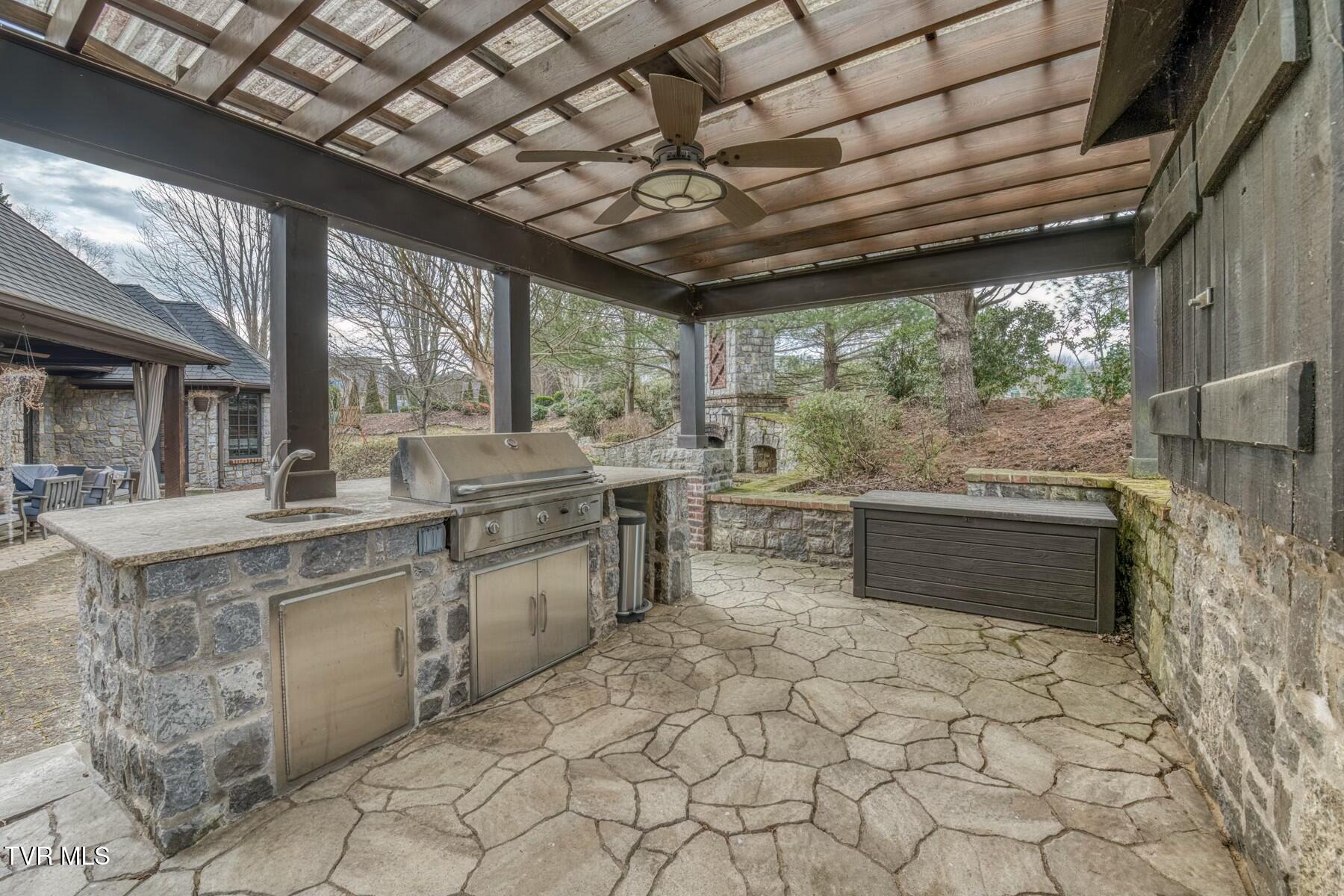 19 Sweetwater Court Property Photo 20