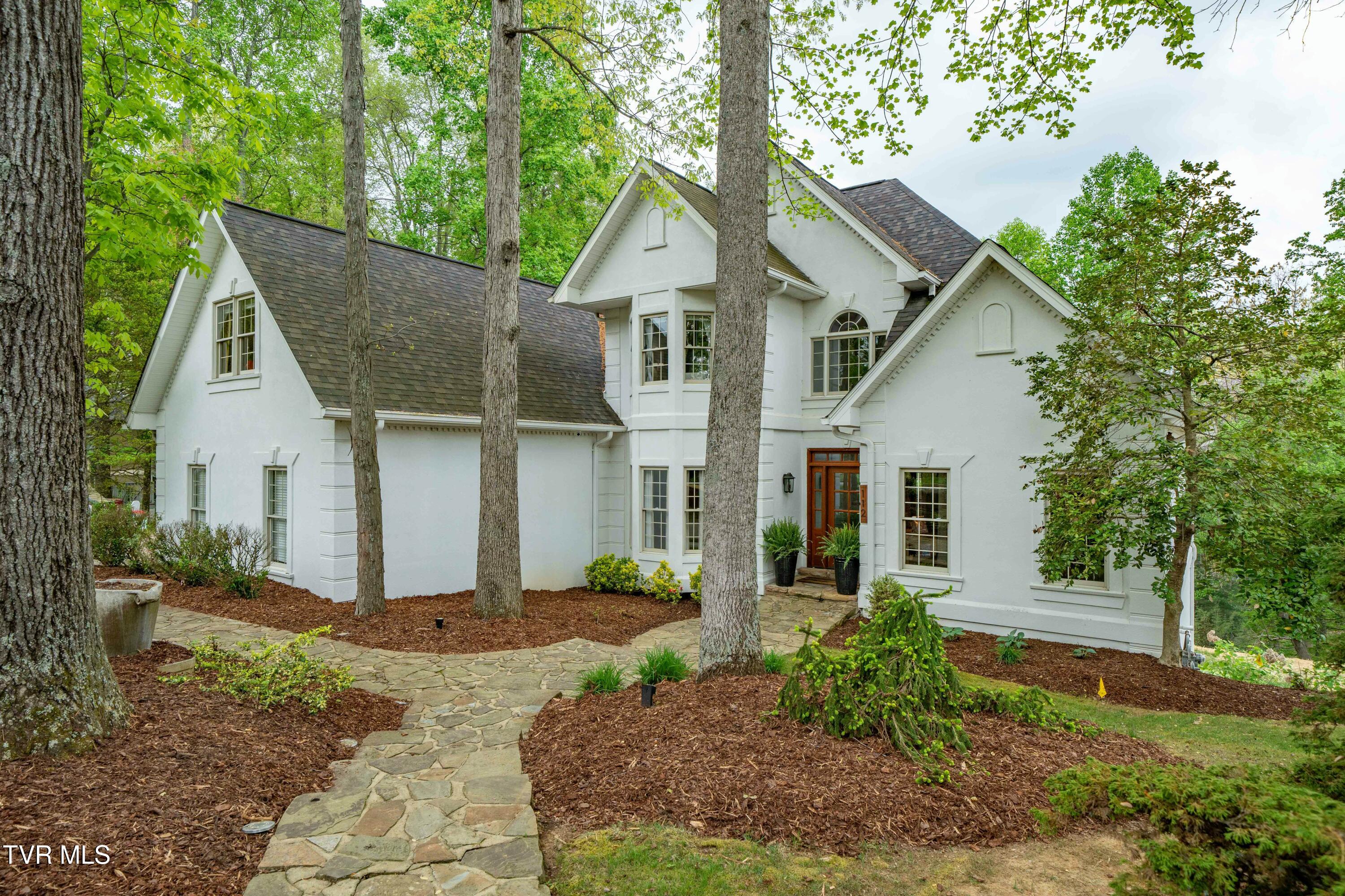 112 Black Thorn Drive Property Photo 3