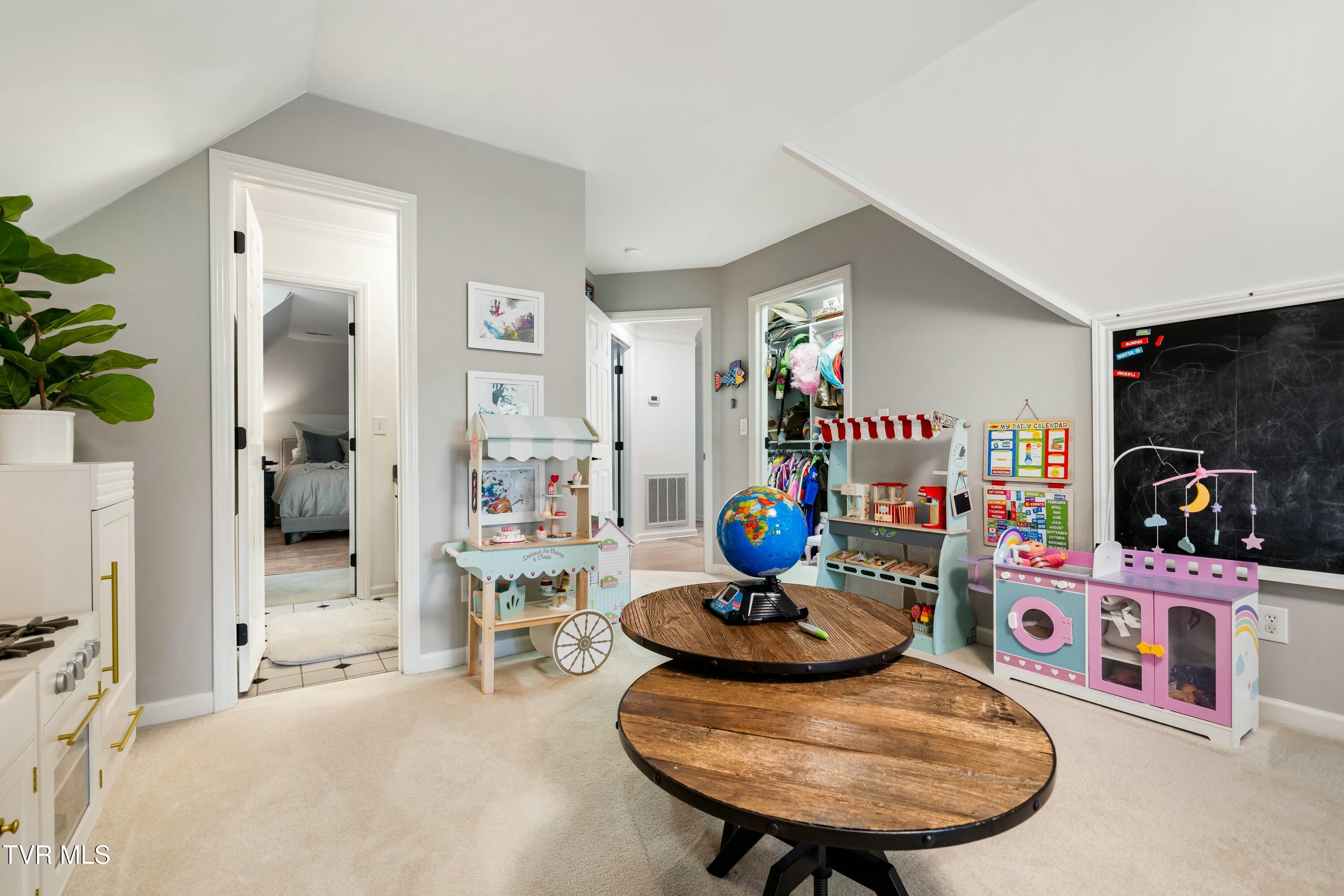 112 Black Thorn Drive Property Photo 48