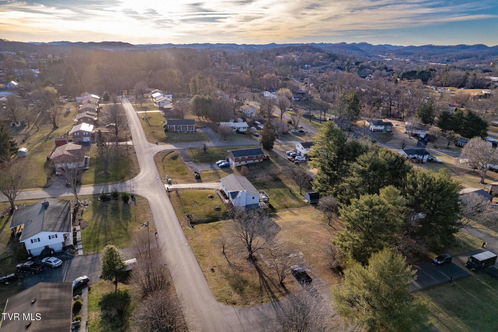 Lynnwood Hills Real Estate Listings Main Image