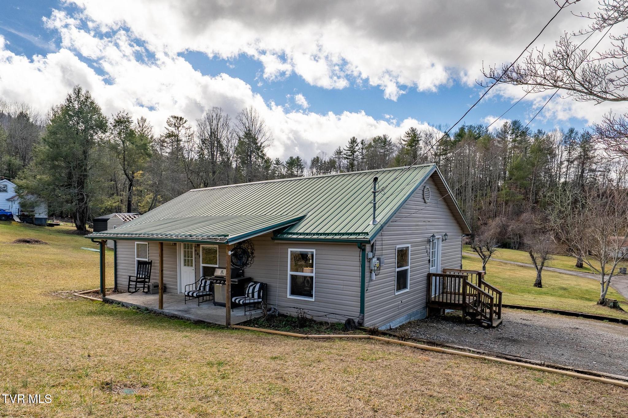 109 Apple Street Property Photo