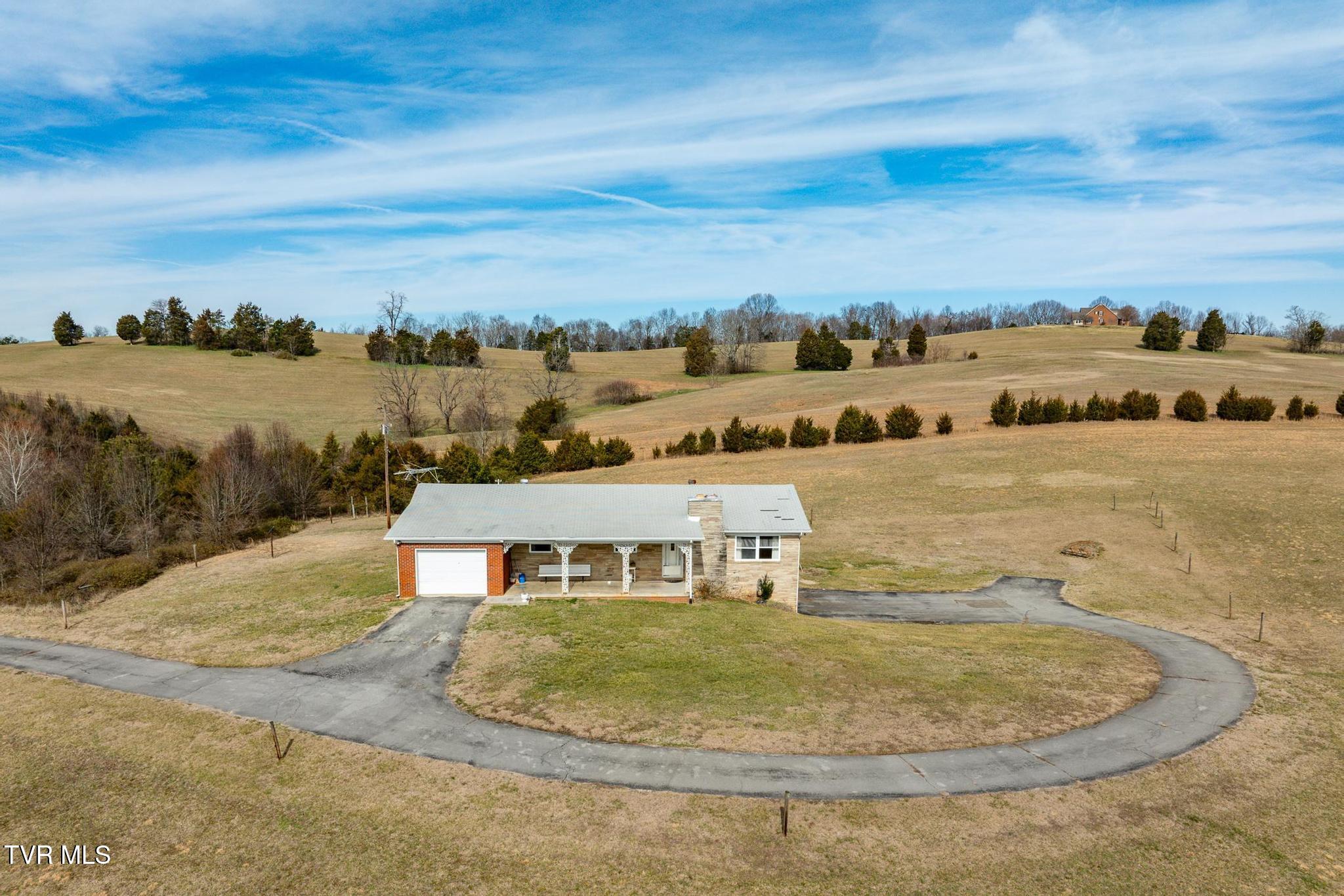 6421 Old Russellville Pike Property Photo