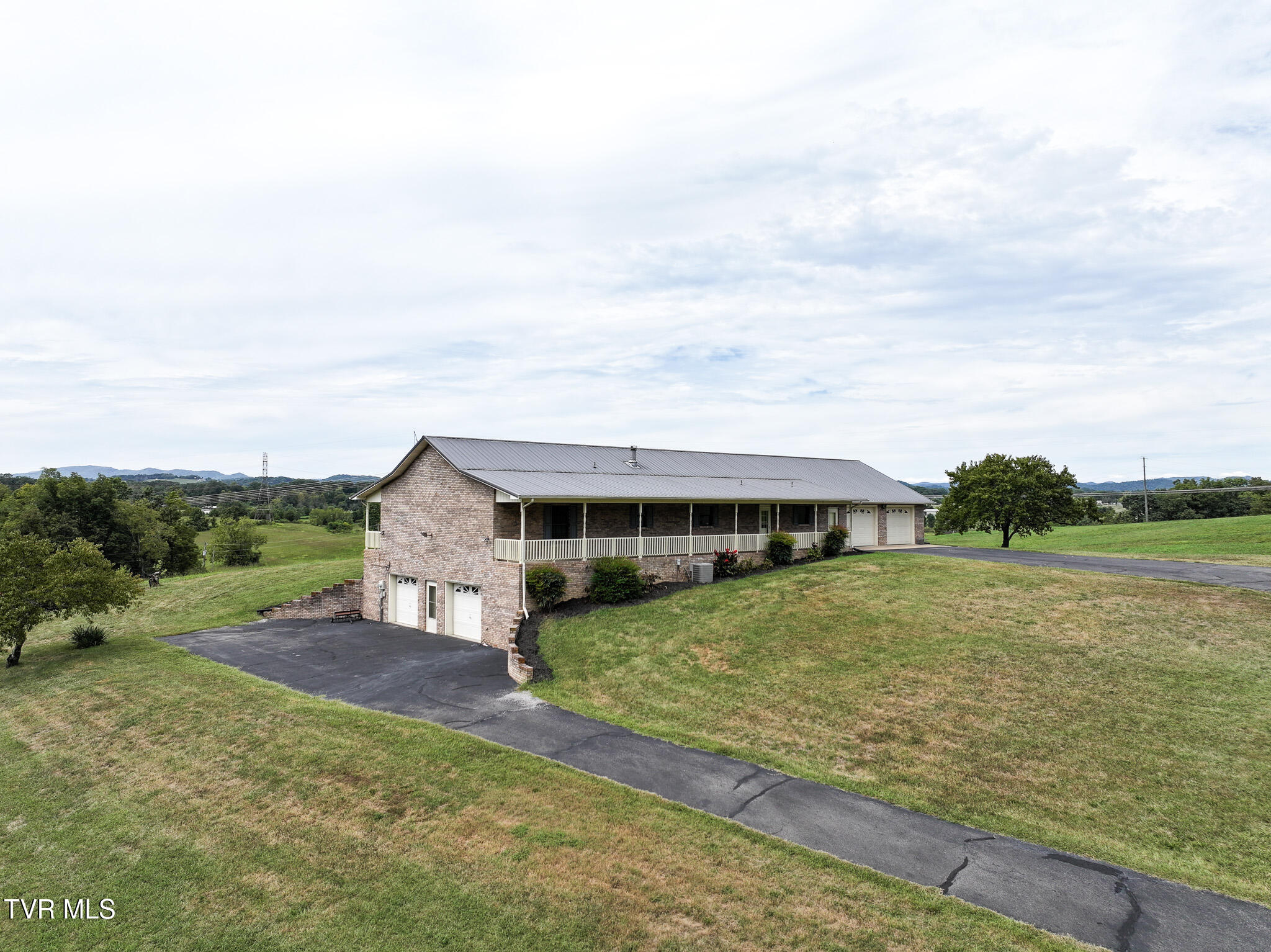 887 Berry Road Property Photo