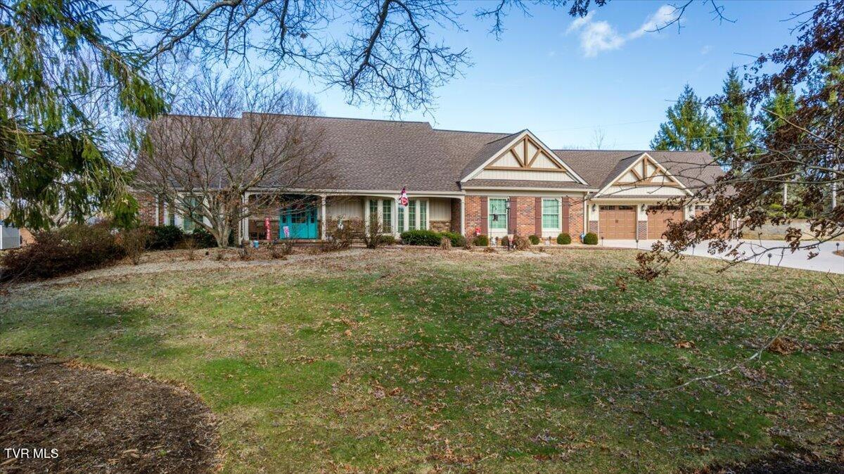 Country Club Estates Real Estate Listings Main Image