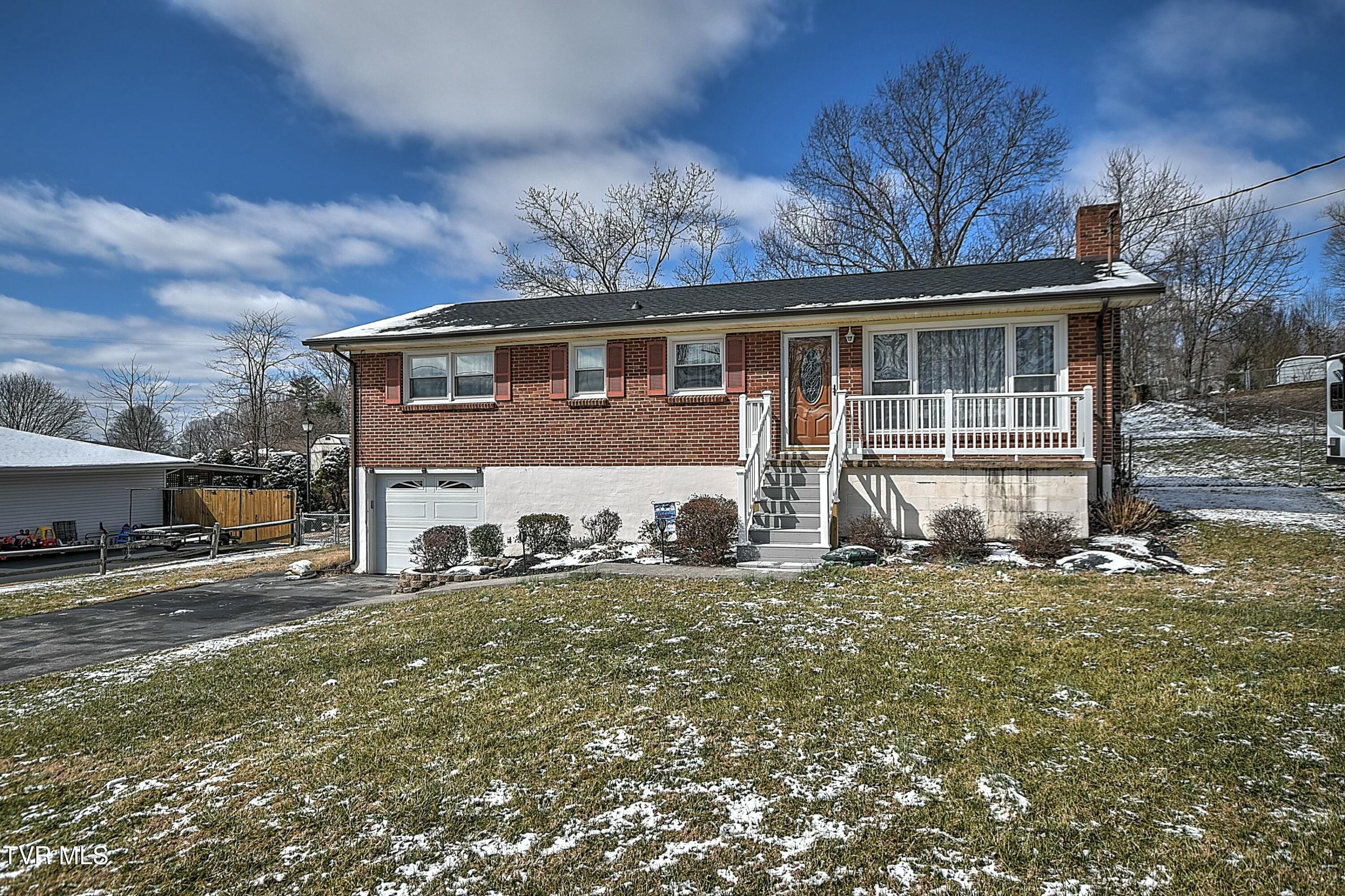 524 Navaho Trail Property Photo