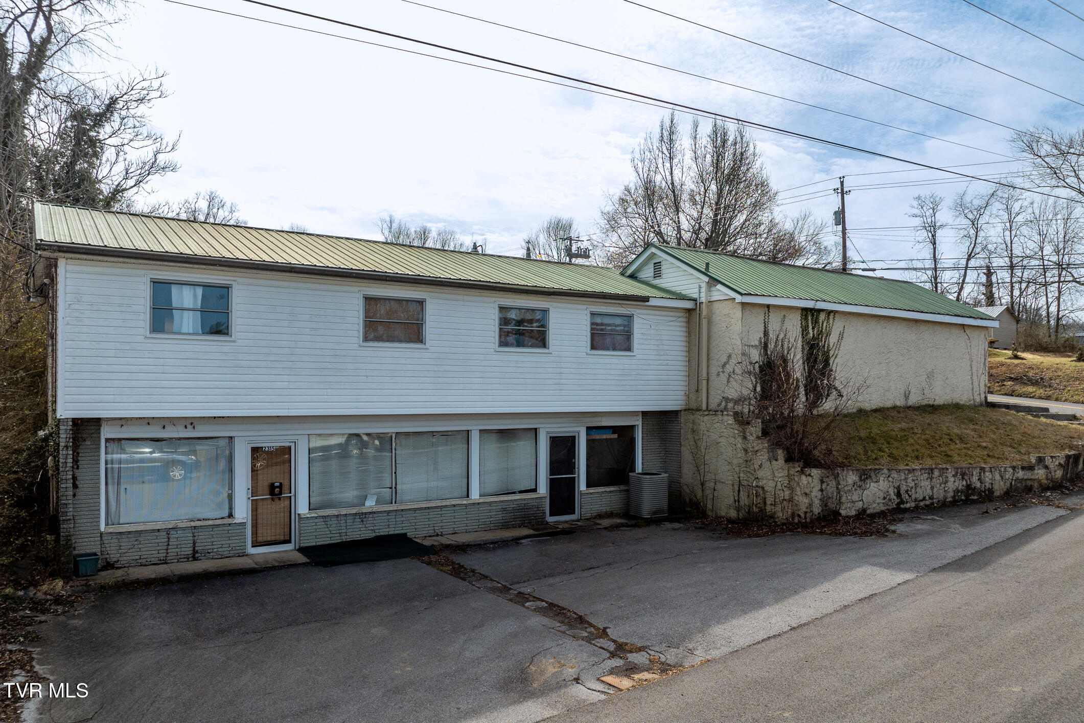 2315 Bay Street Property Photo